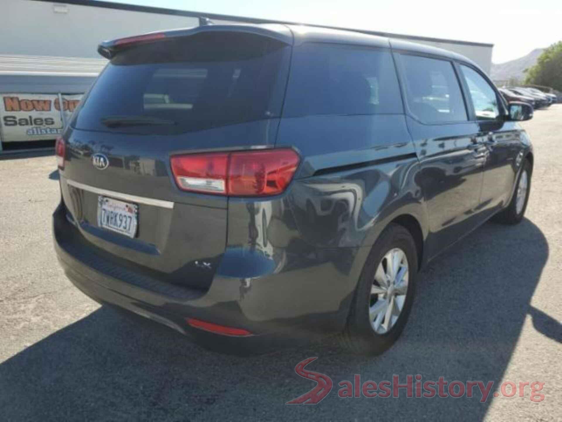 KNDMB5C10H6301938 2017 KIA SEDONA