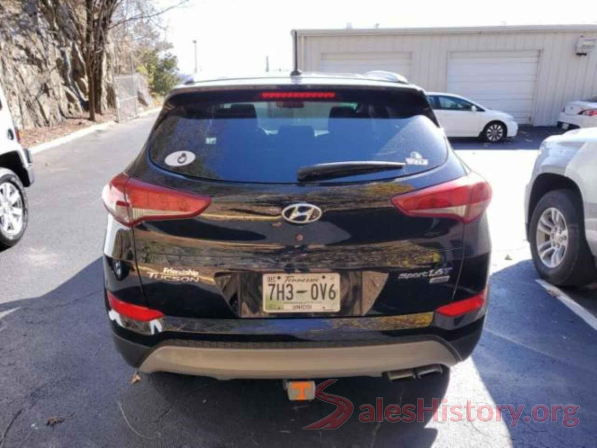 KM8J3CA22HU584530 2017 HYUNDAI TUCSON