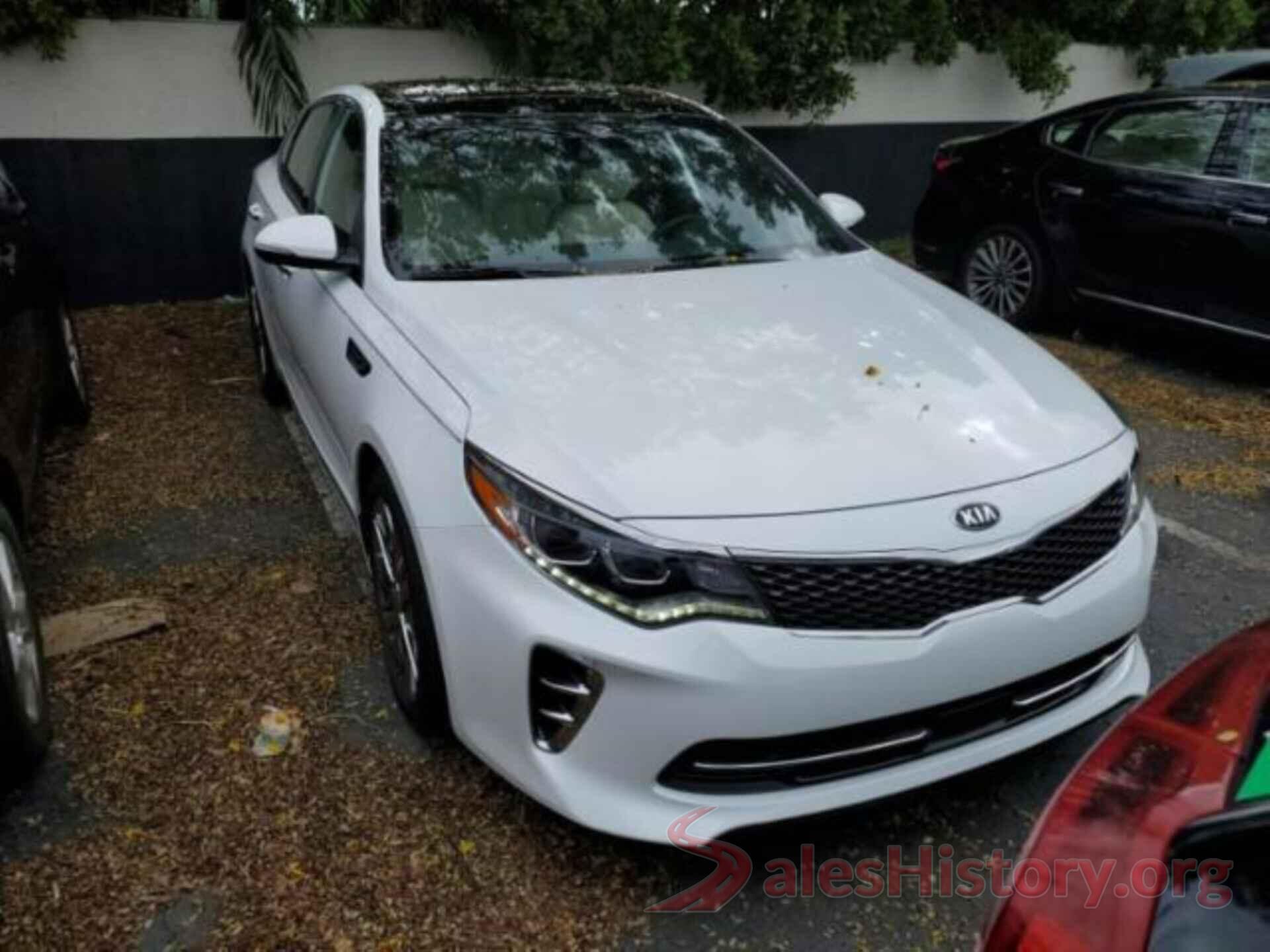 5XXGV4L22HG125242 2017 KIA OPTIMA