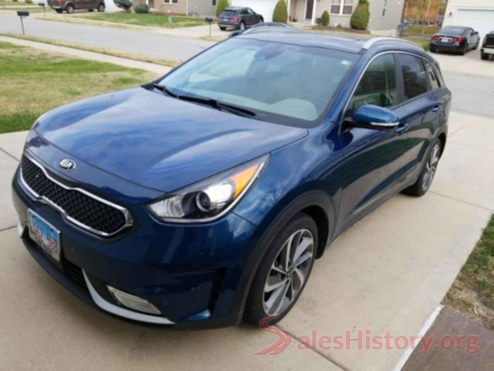 KNDCE3LC3J5130803 2018 KIA NIRO