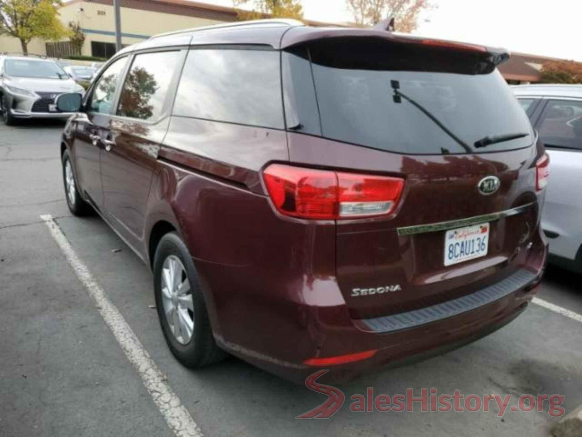 KNDMB5C16J6405825 2018 KIA SEDONA