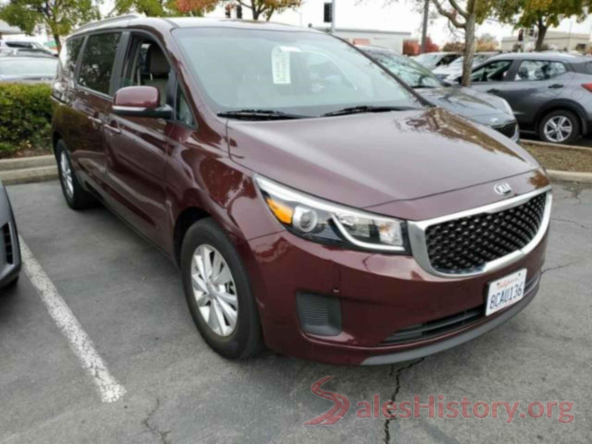 KNDMB5C16J6405825 2018 KIA SEDONA