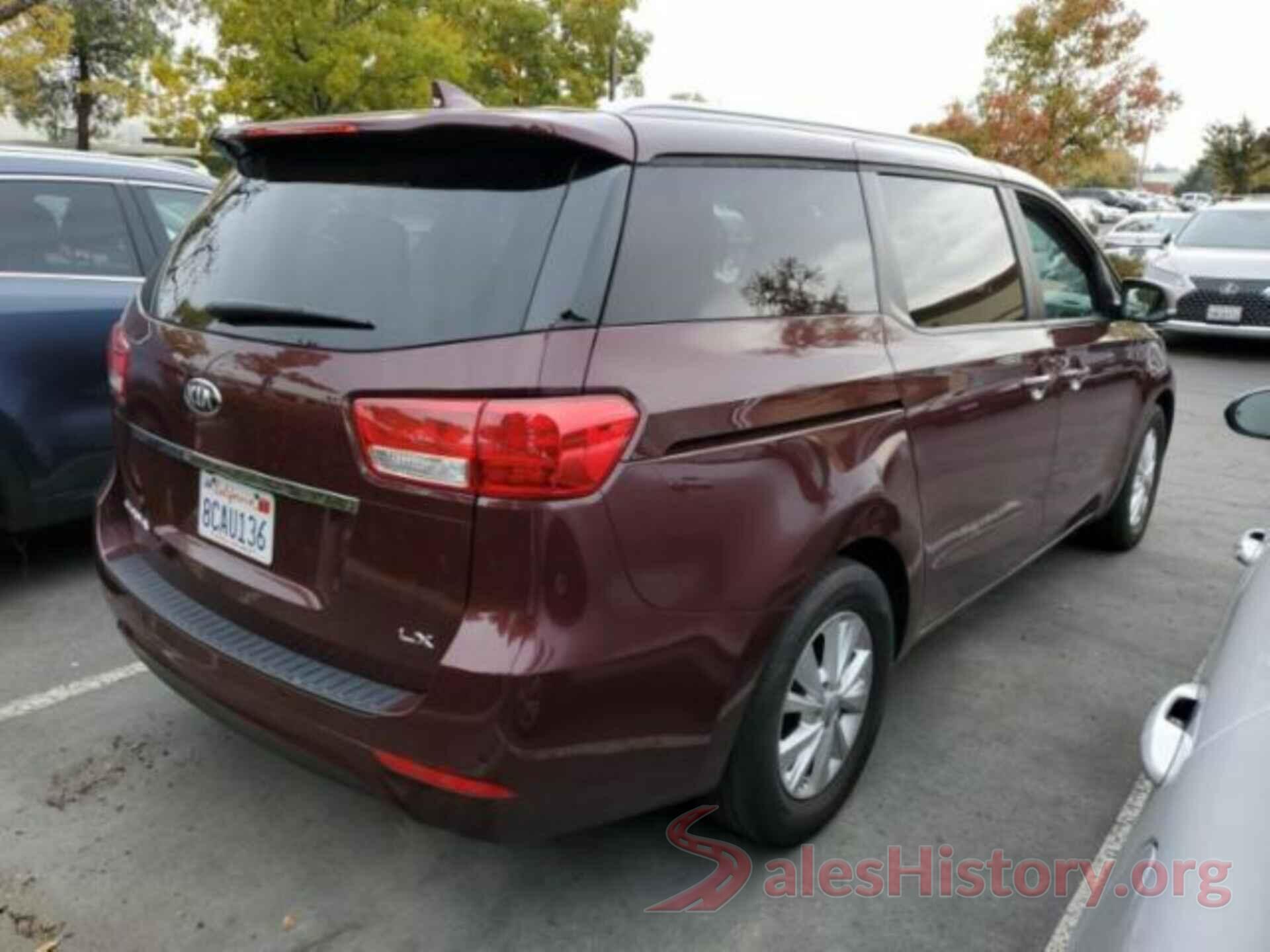 KNDMB5C16J6405825 2018 KIA SEDONA