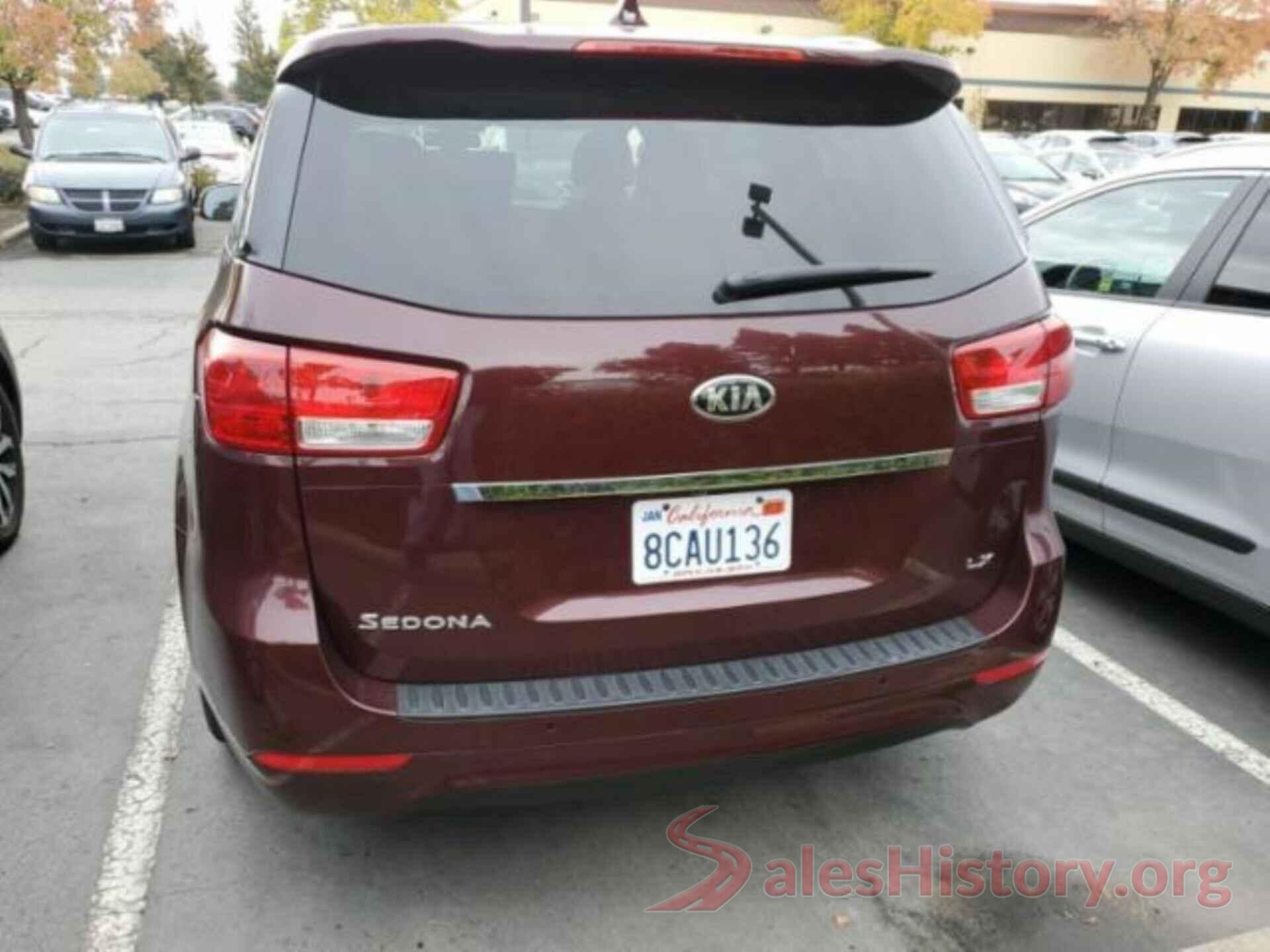 KNDMB5C16J6405825 2018 KIA SEDONA