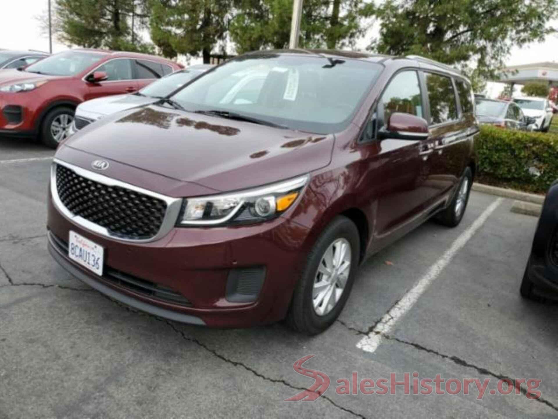 KNDMB5C16J6405825 2018 KIA SEDONA