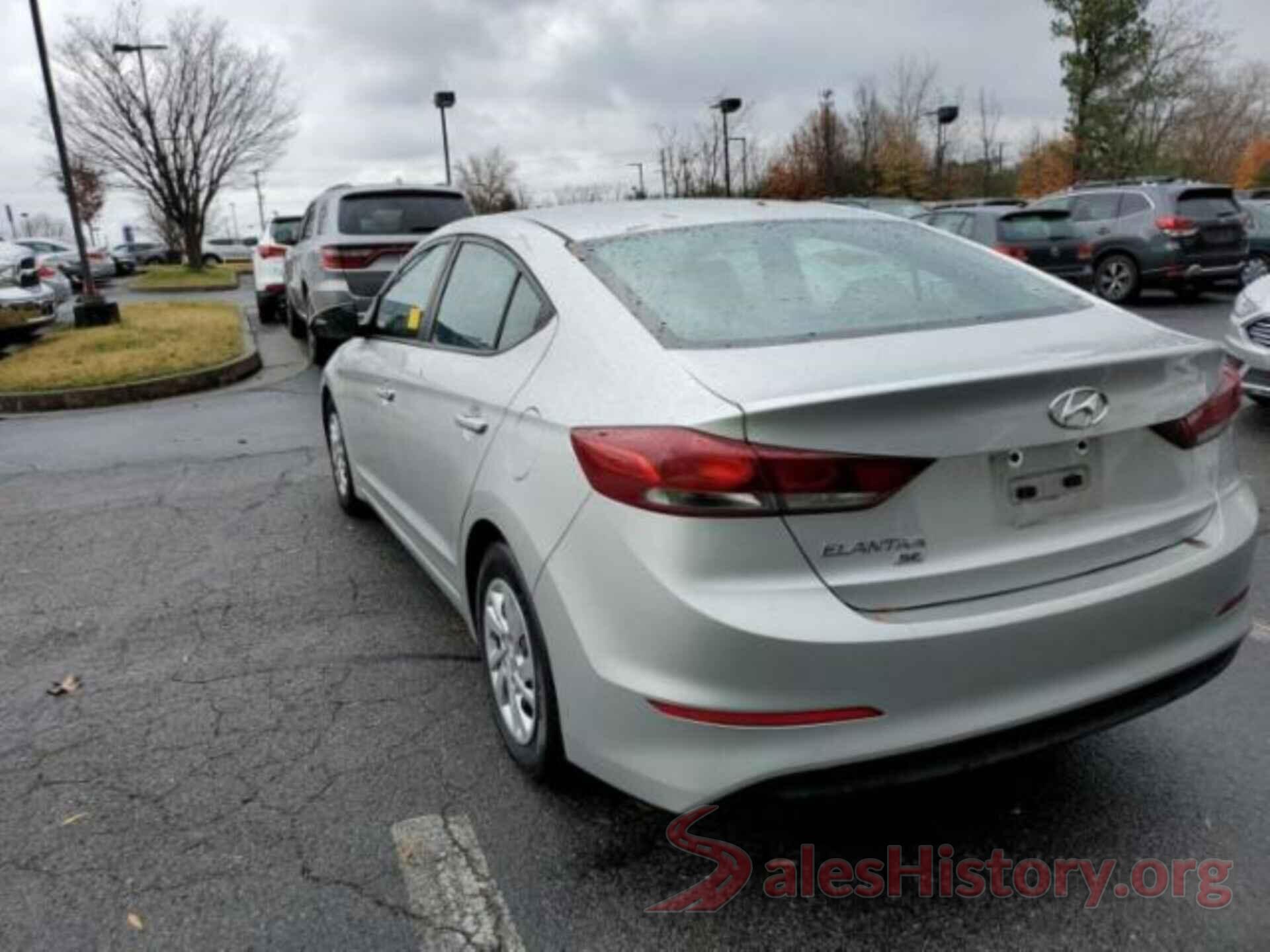 5NPD74LF7JH229672 2018 HYUNDAI ELANTRA