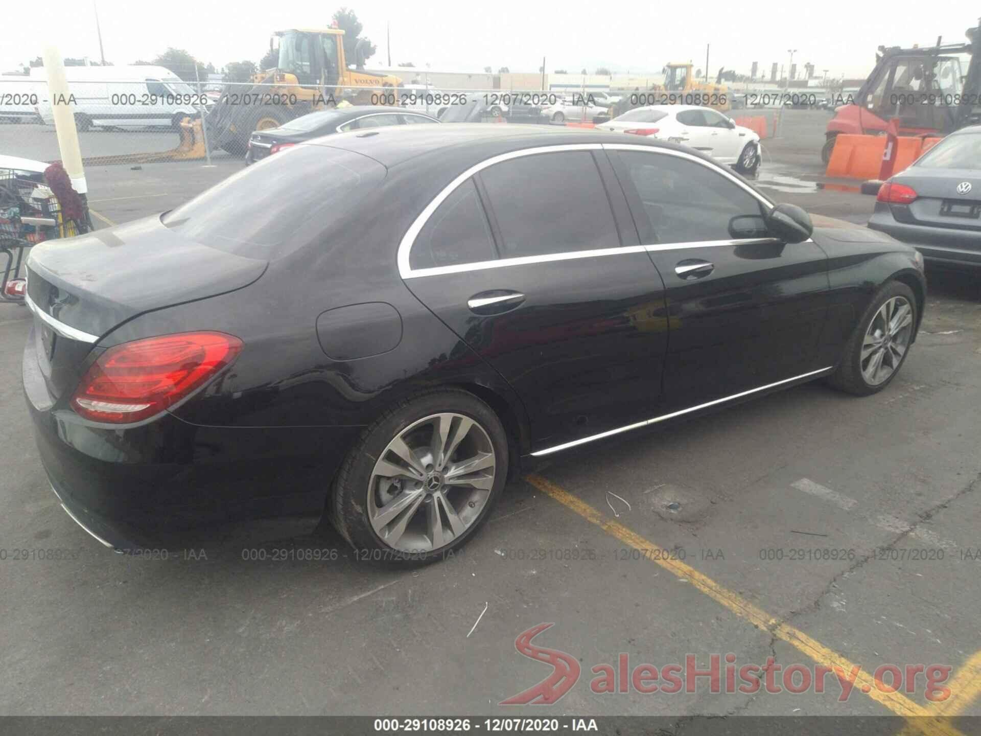 55SWF4JB8JU274404 2018 MERCEDES-BENZ C-CLASS