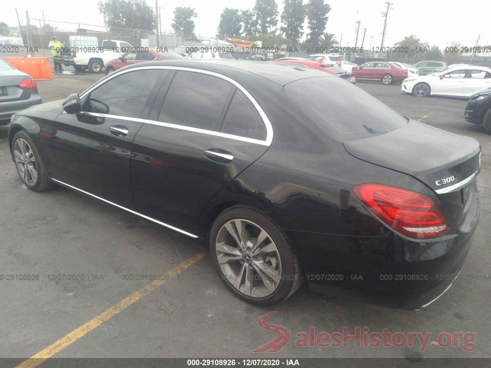 55SWF4JB8JU274404 2018 MERCEDES-BENZ C-CLASS