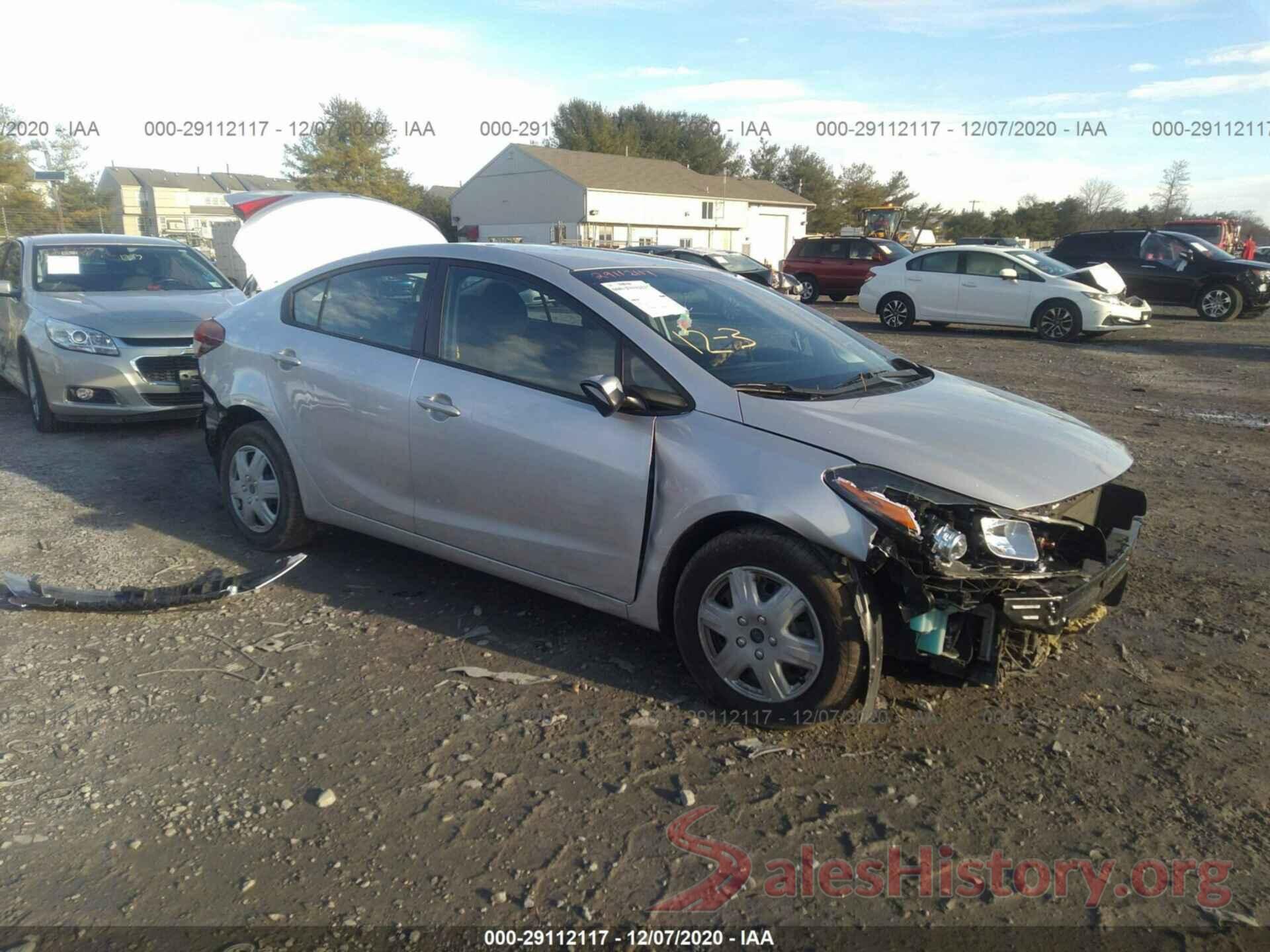 3KPFK4A7XJE184301 2018 KIA FORTE