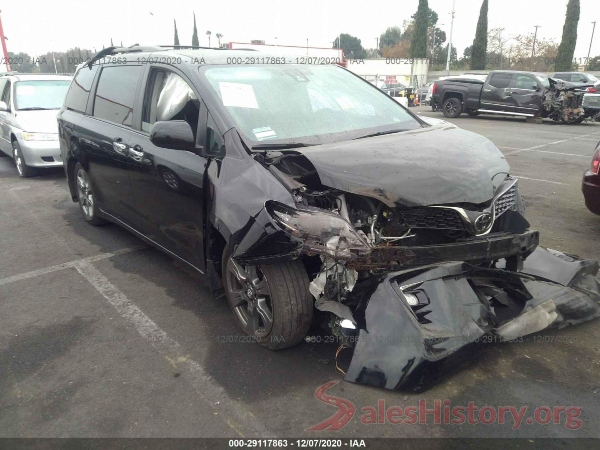 5TDXZ3DC7JS913492 2018 TOYOTA SIENNA