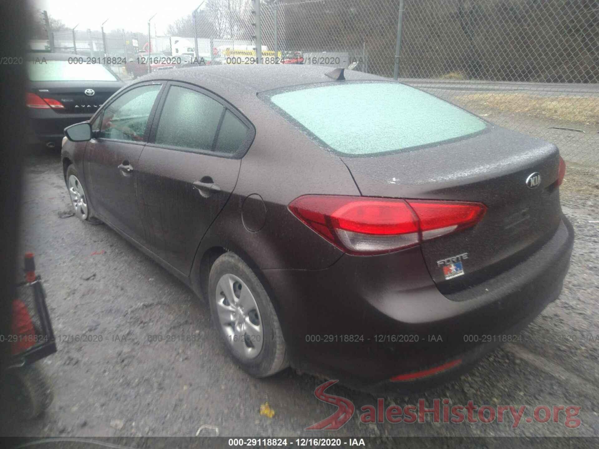 3KPFK4A75HE032470 2017 KIA FORTE