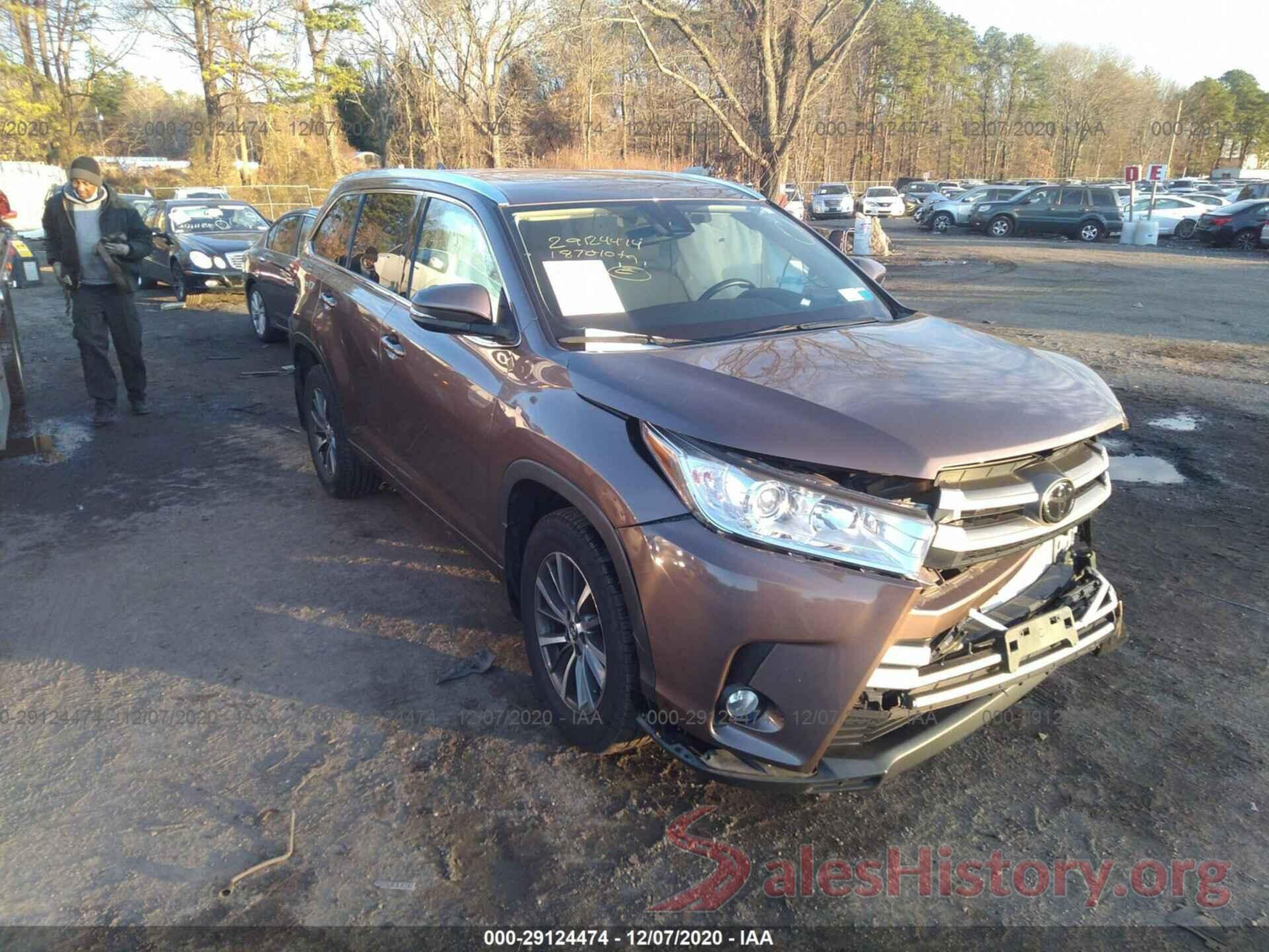 5TDJZRFH5JS821704 2018 TOYOTA HIGHLANDER