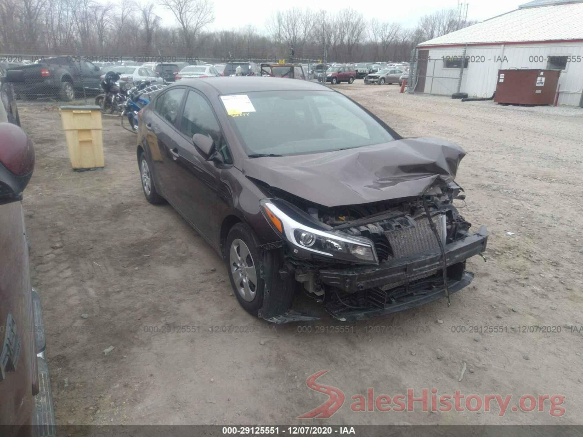 3KPFK4A78HE138136 2017 KIA FORTE