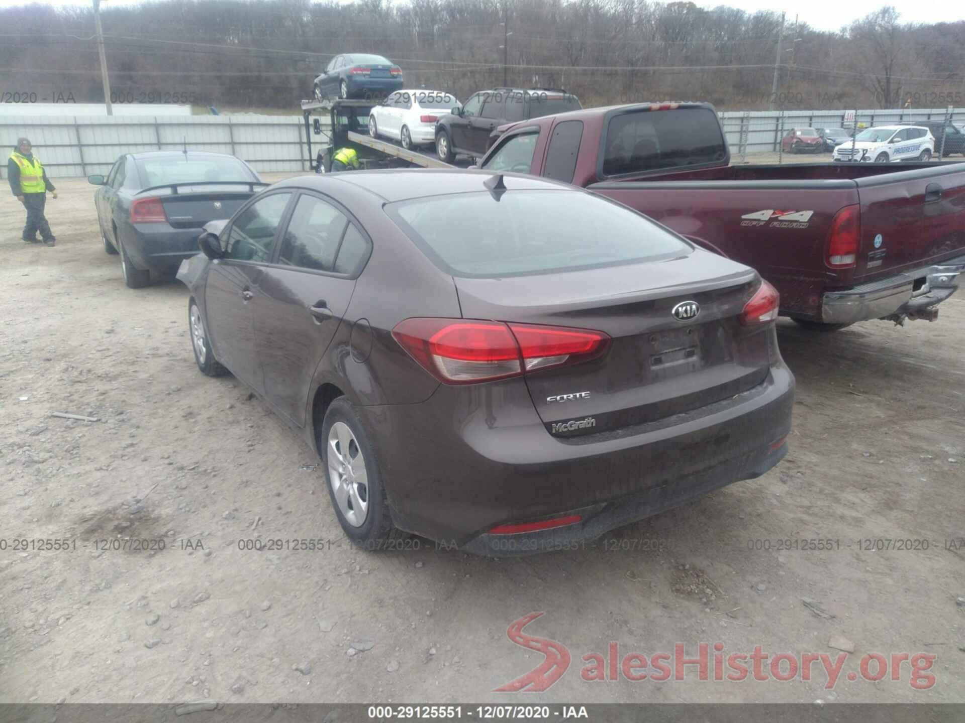 3KPFK4A78HE138136 2017 KIA FORTE