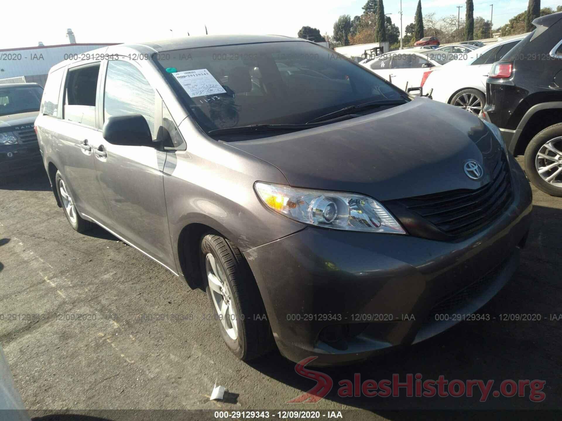 5TDZZ3DCXHS878269 2017 TOYOTA SIENNA