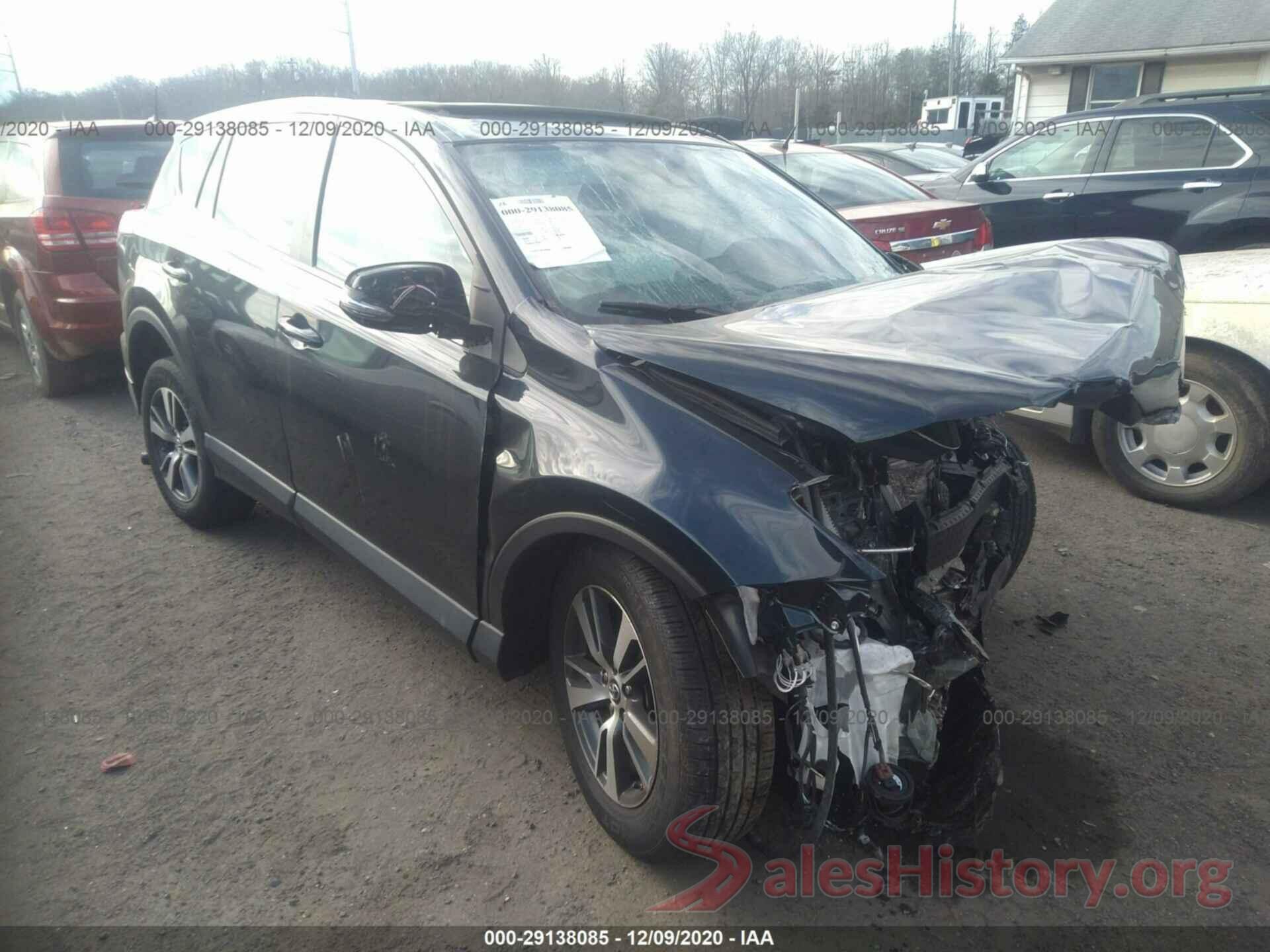 2T3RFREV2JW803596 2018 TOYOTA RAV4