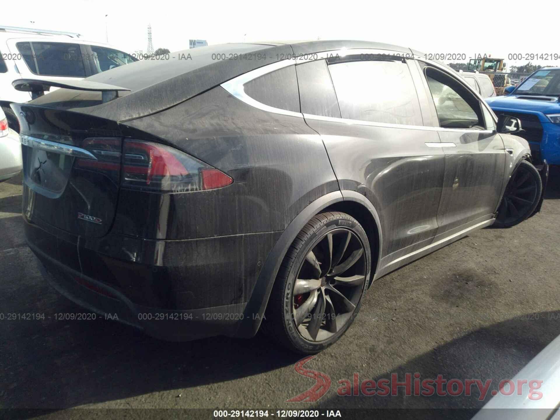 5YJXCBE42JF136064 2018 TESLA MODEL X