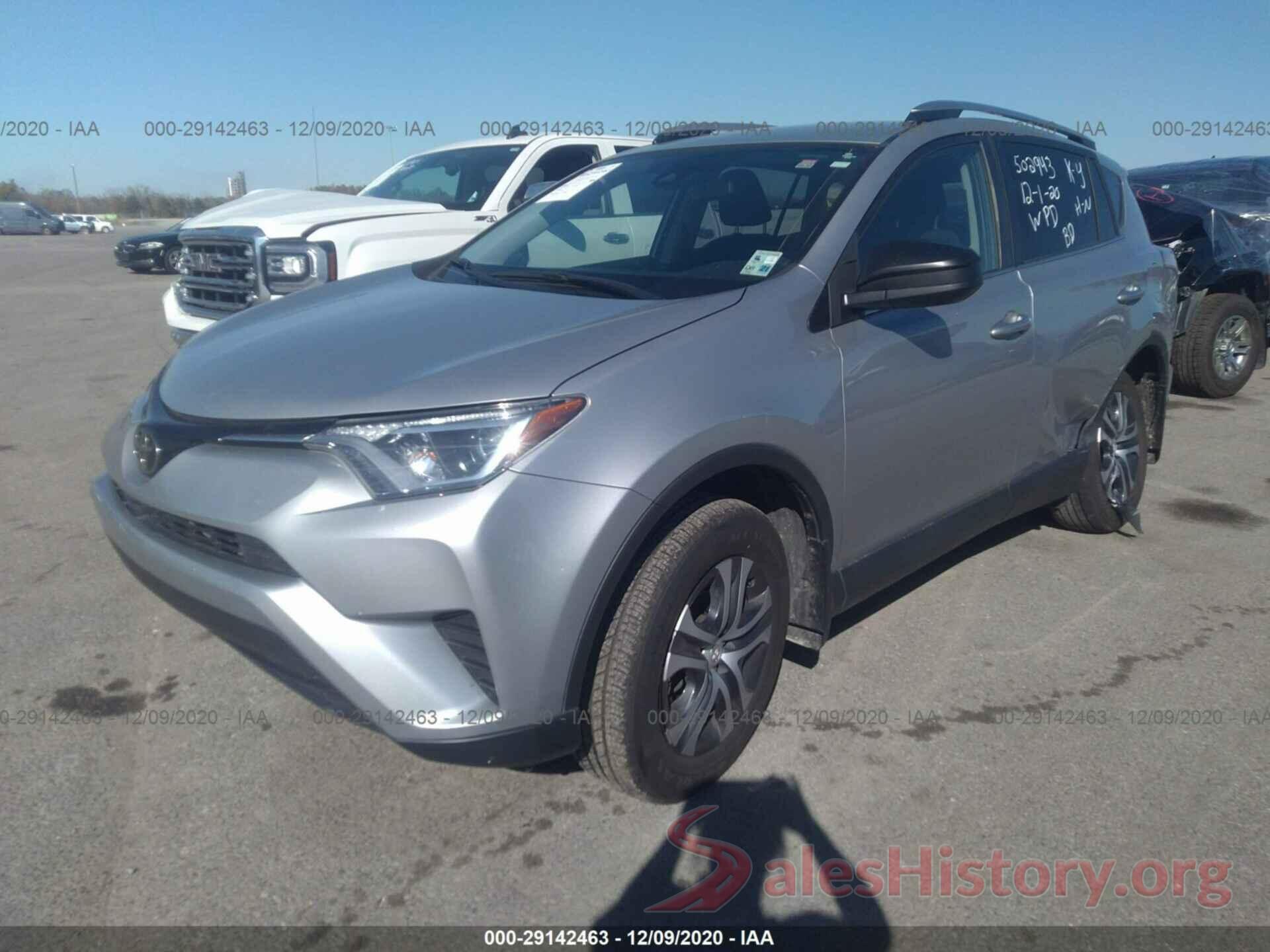 2T3ZFREV4JW502943 2018 TOYOTA RAV4