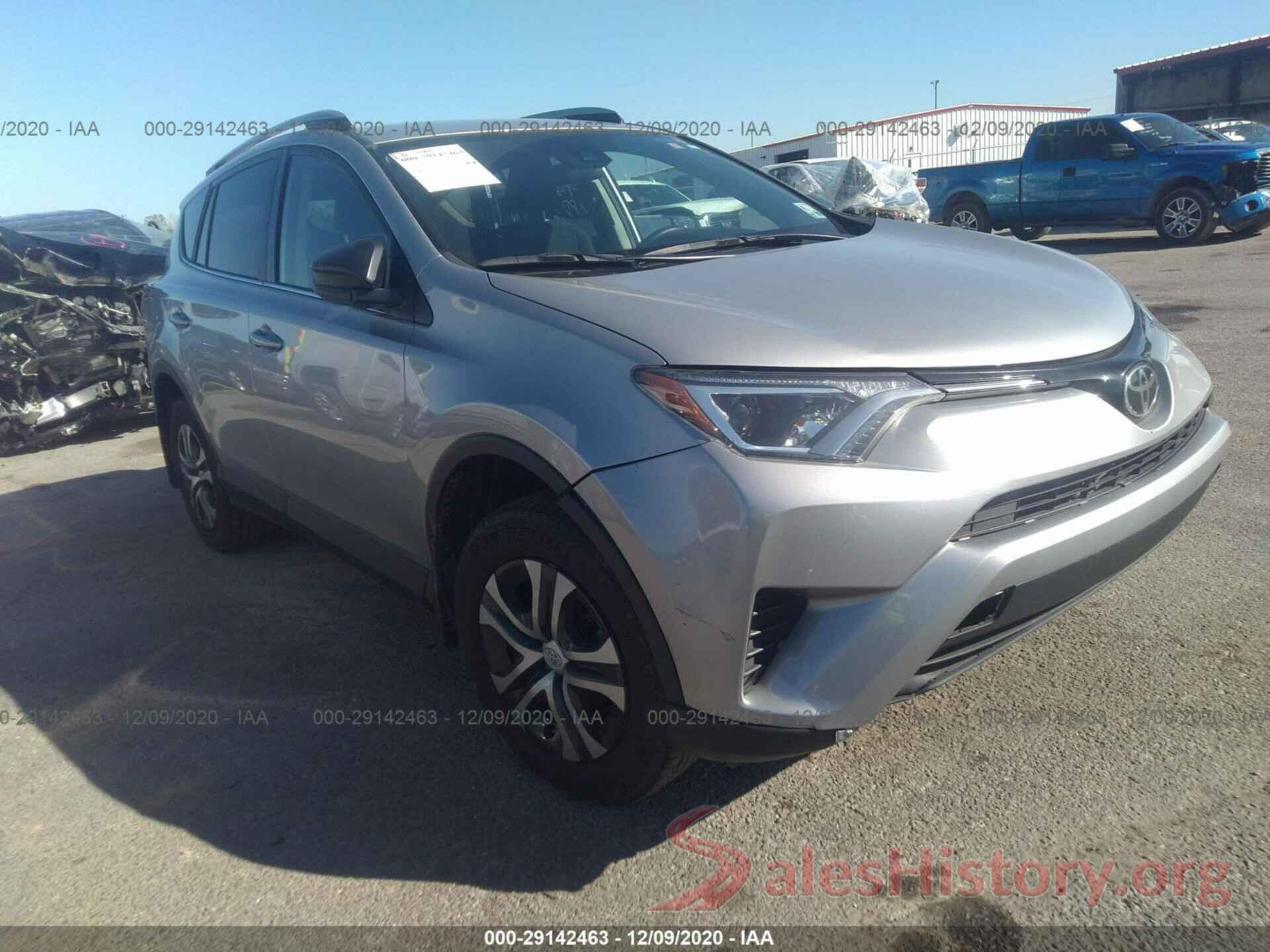 2T3ZFREV4JW502943 2018 TOYOTA RAV4