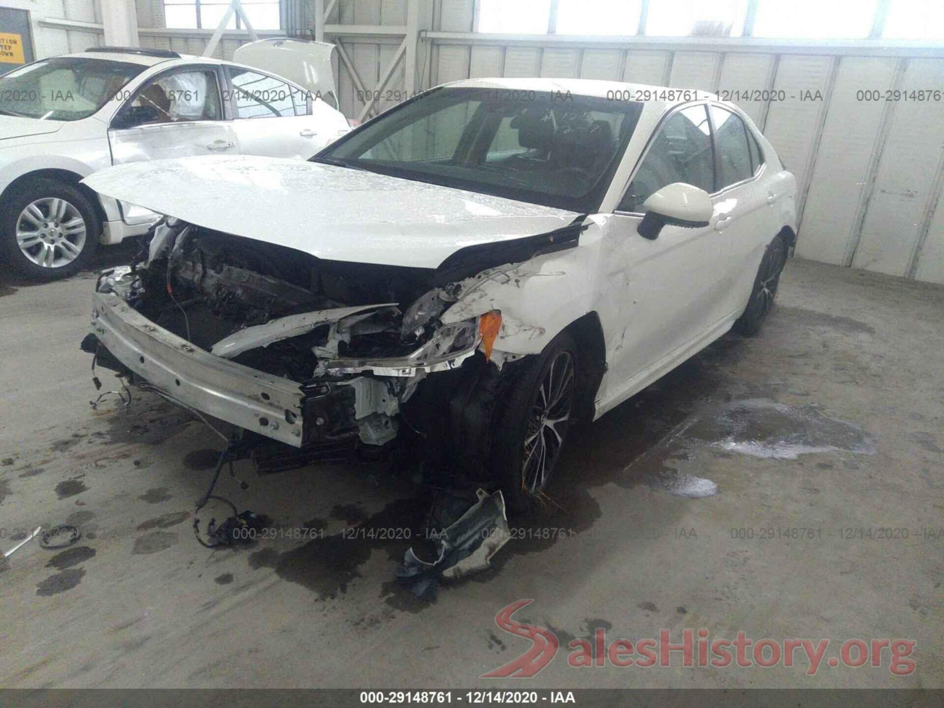 4T1B11HK5JU622195 2018 TOYOTA CAMRY