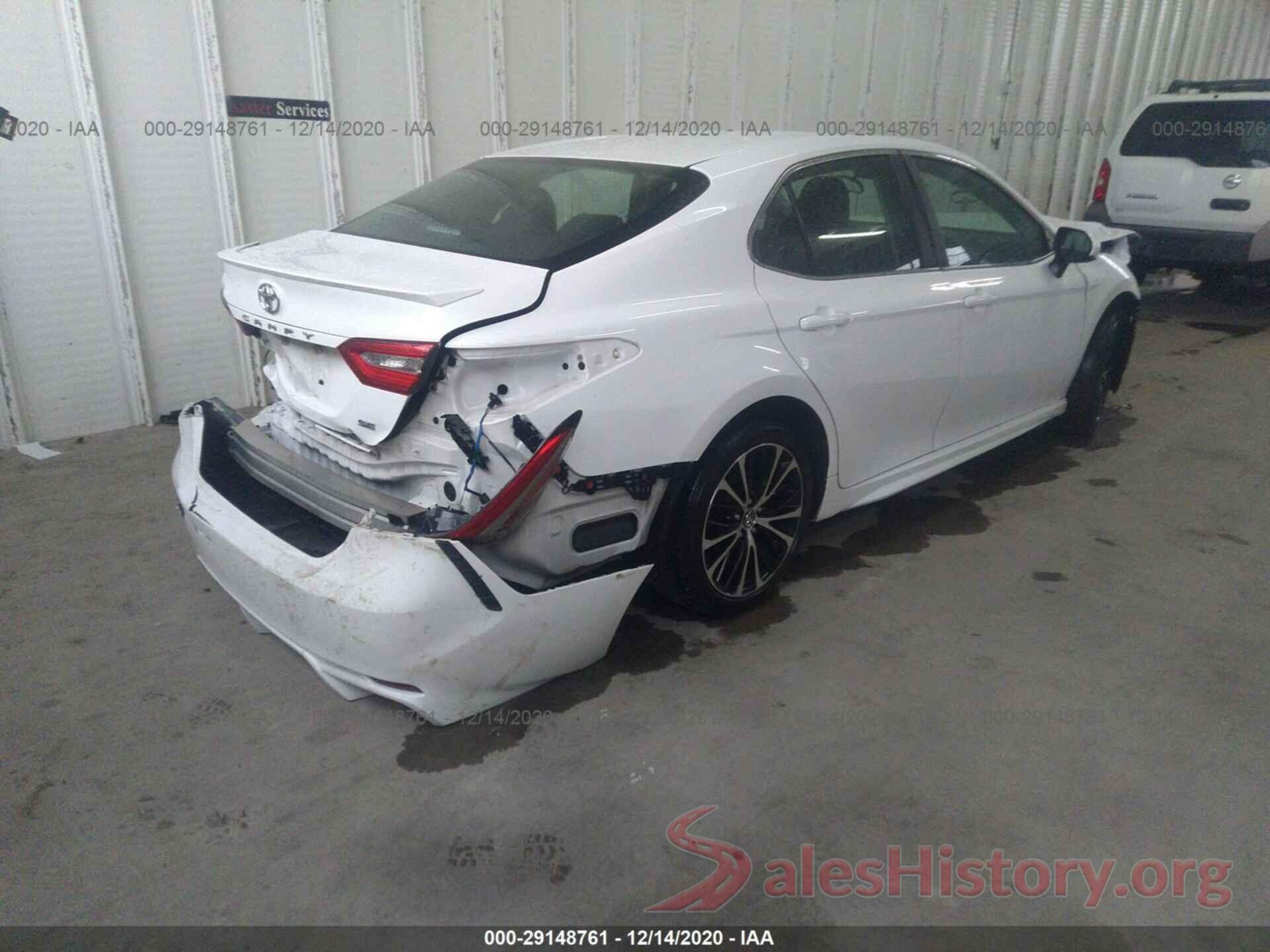 4T1B11HK5JU622195 2018 TOYOTA CAMRY