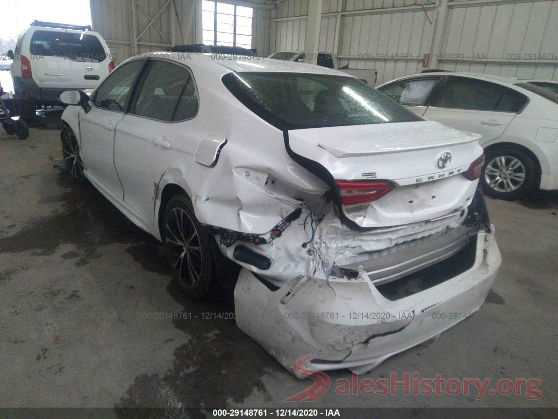 4T1B11HK5JU622195 2018 TOYOTA CAMRY