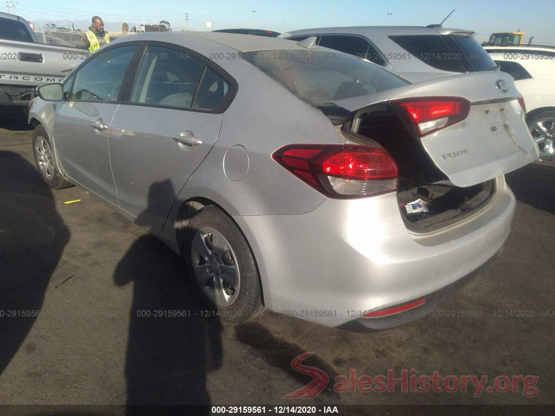 3KPFK4A73HE016977 2017 KIA FORTE