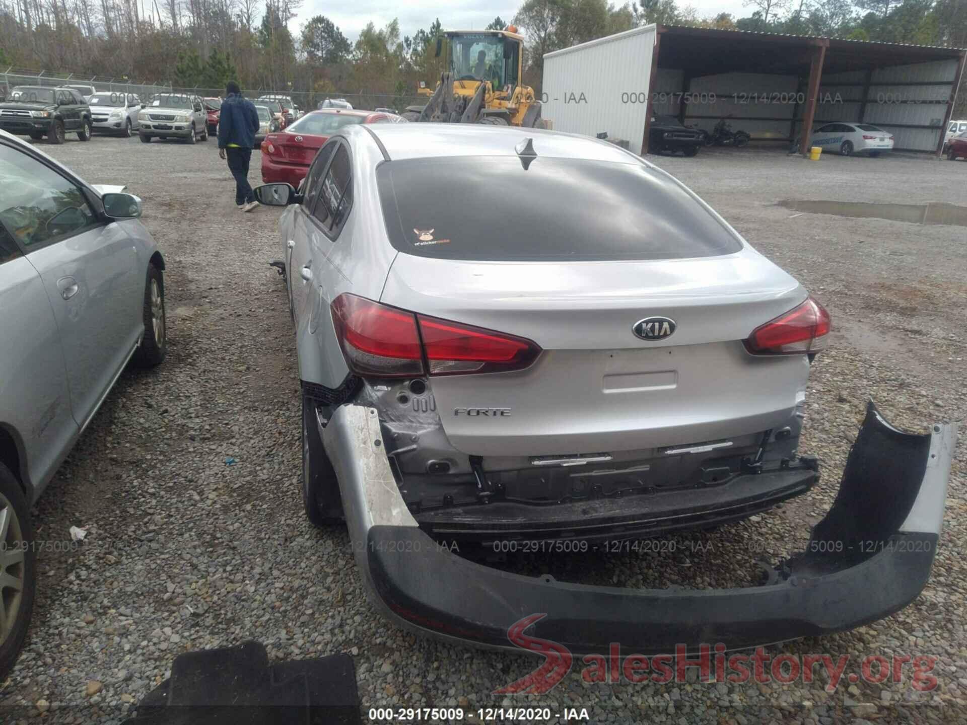 3KPFK4A79JE241992 2018 KIA FORTE