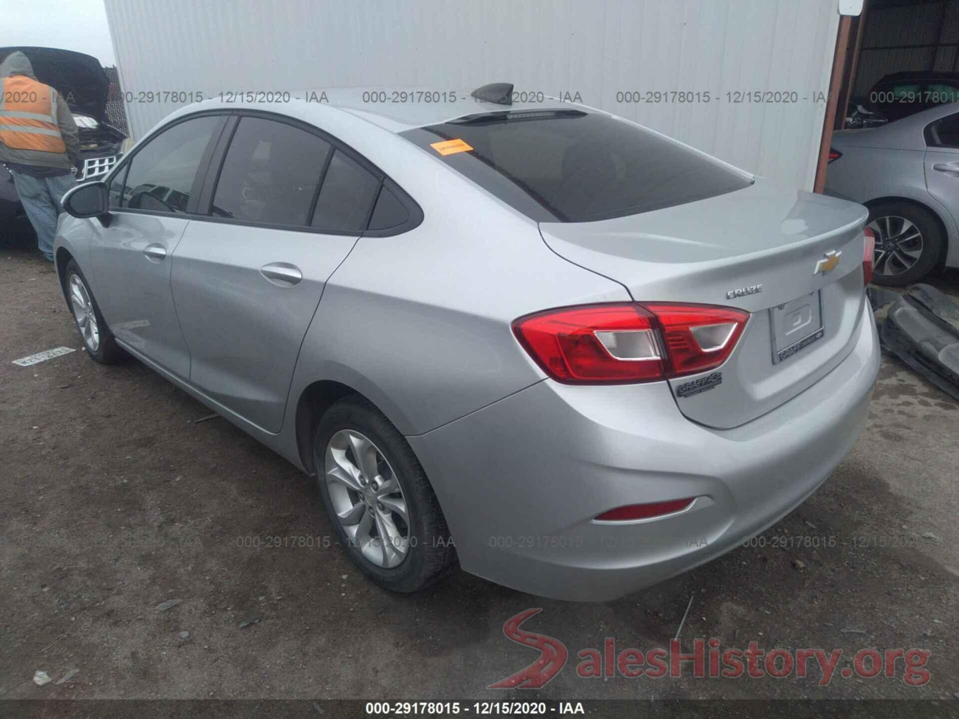 1G1BC5SMXK7113857 2019 CHEVROLET CRUZE