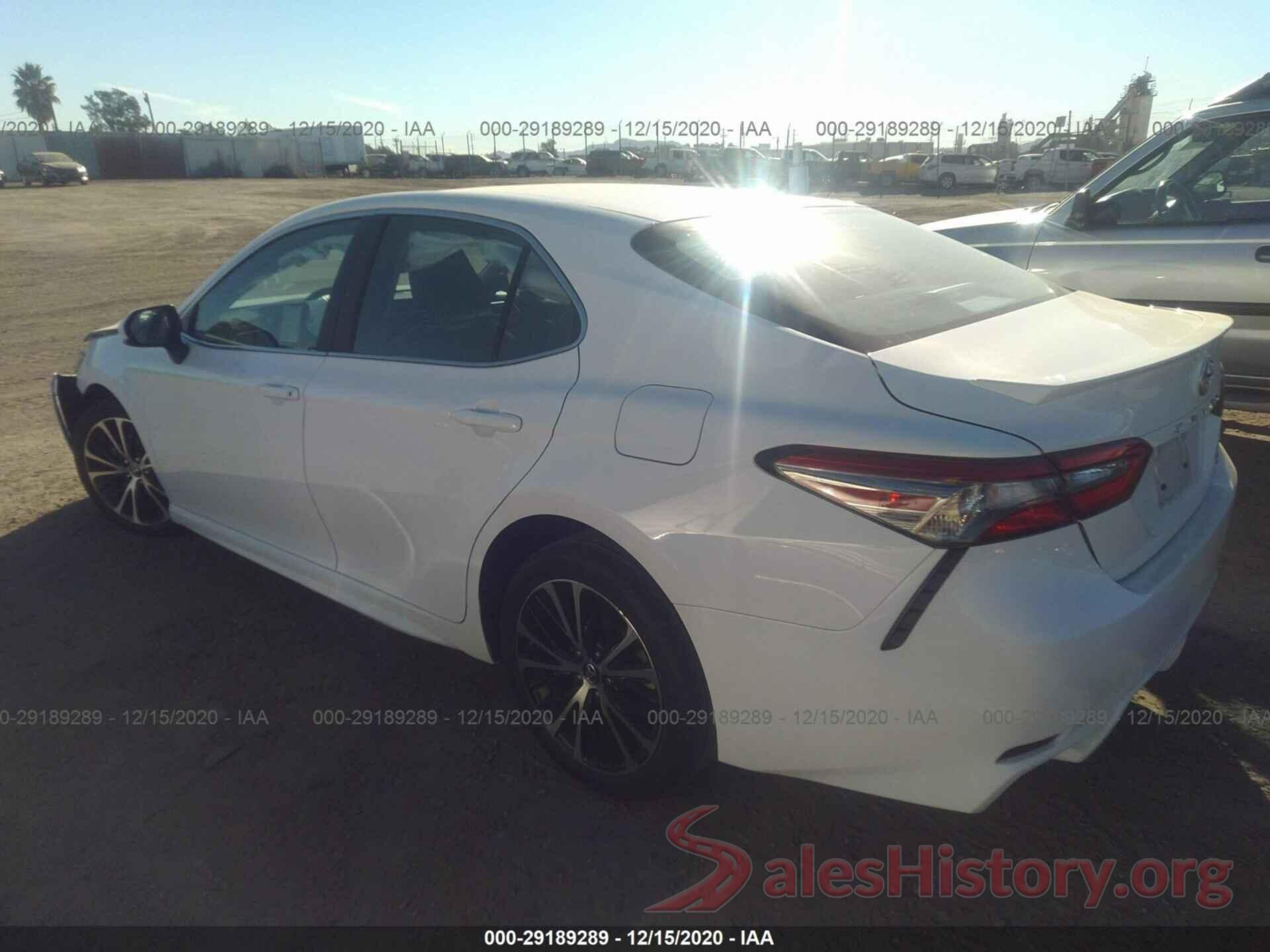 4T1B11HK2JU600185 2018 TOYOTA CAMRY