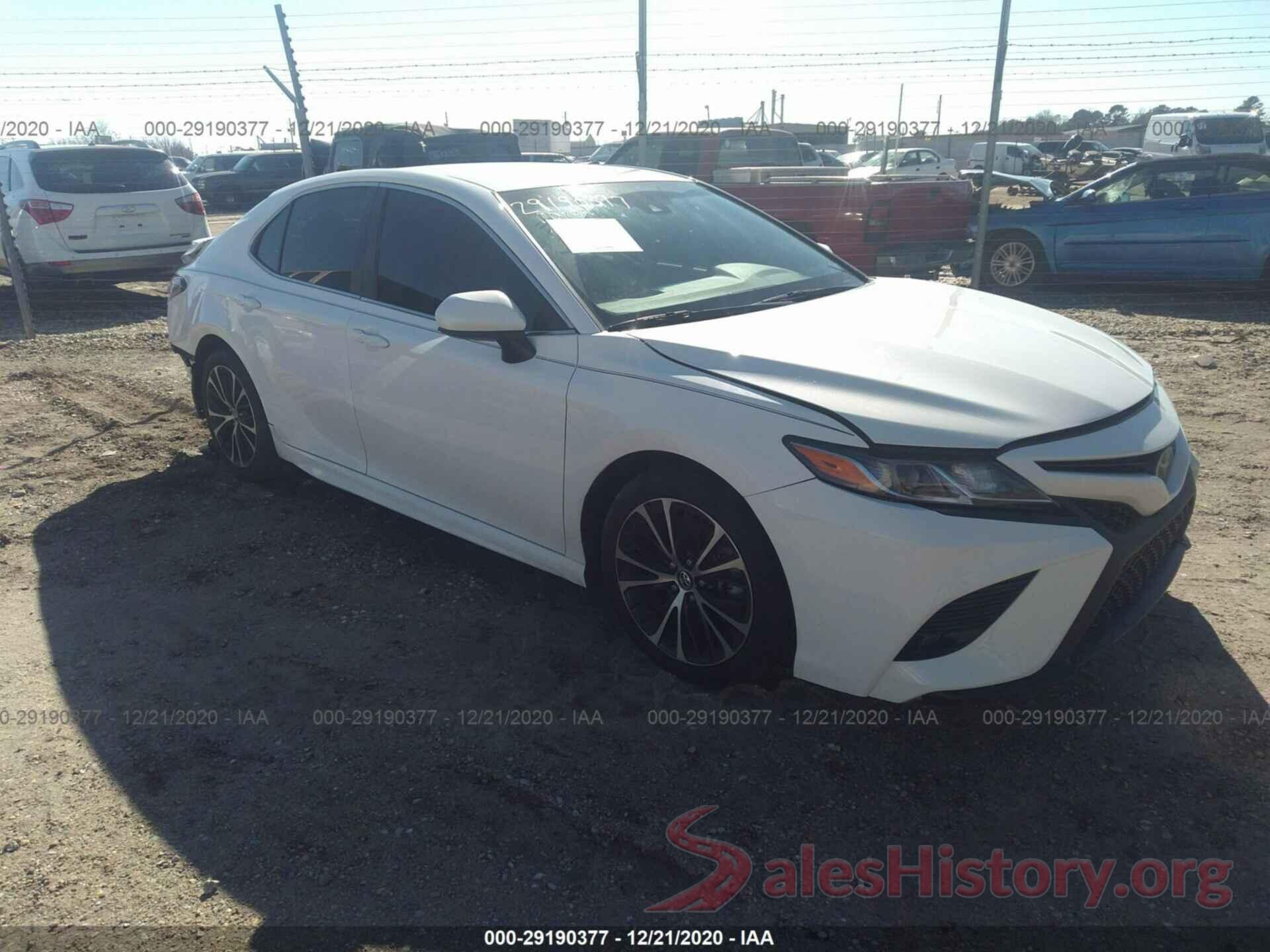 4T1B11HK3JU557430 2018 TOYOTA CAMRY