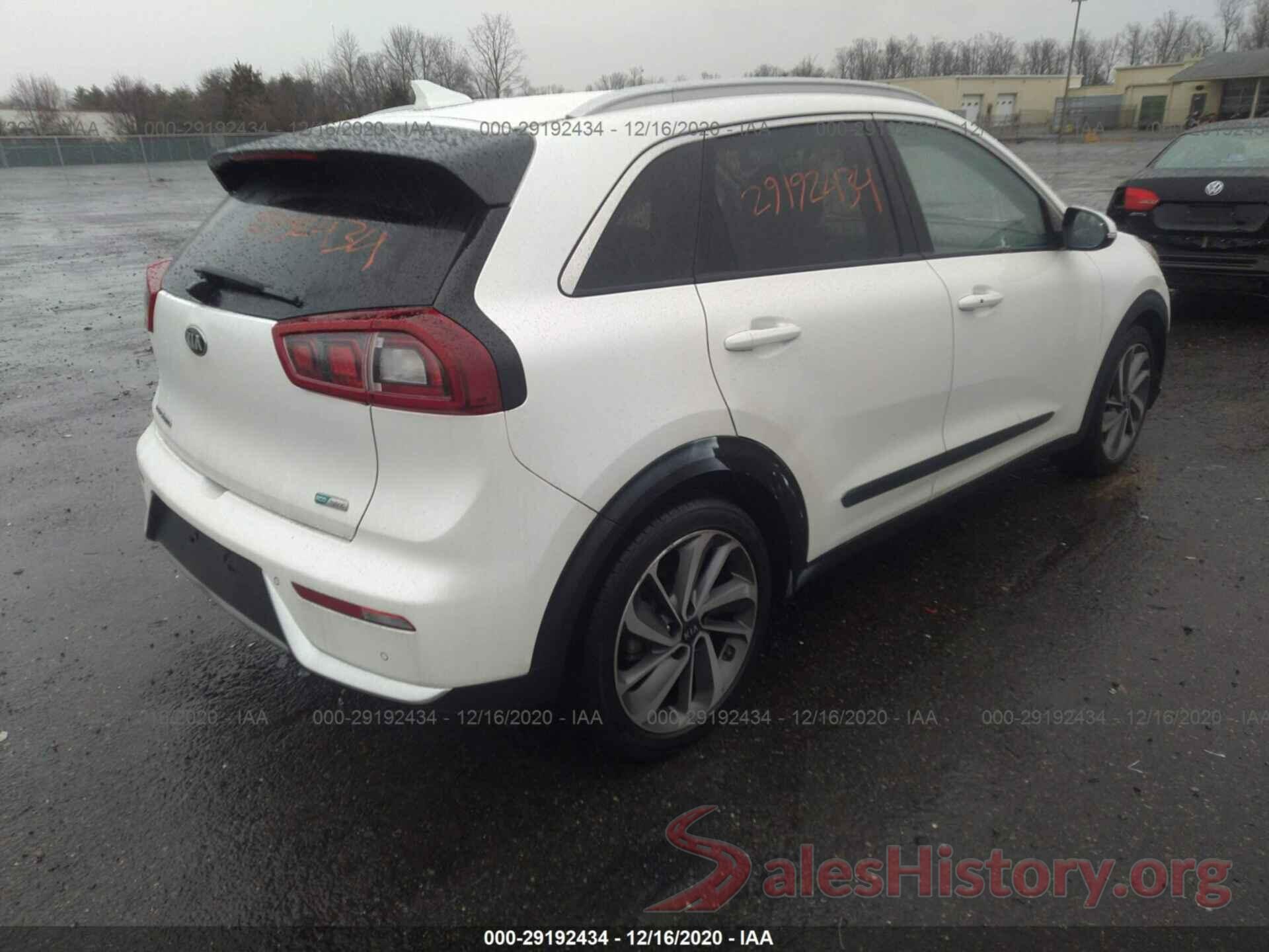 KNDCE3LC4H5043163 2017 KIA NIRO