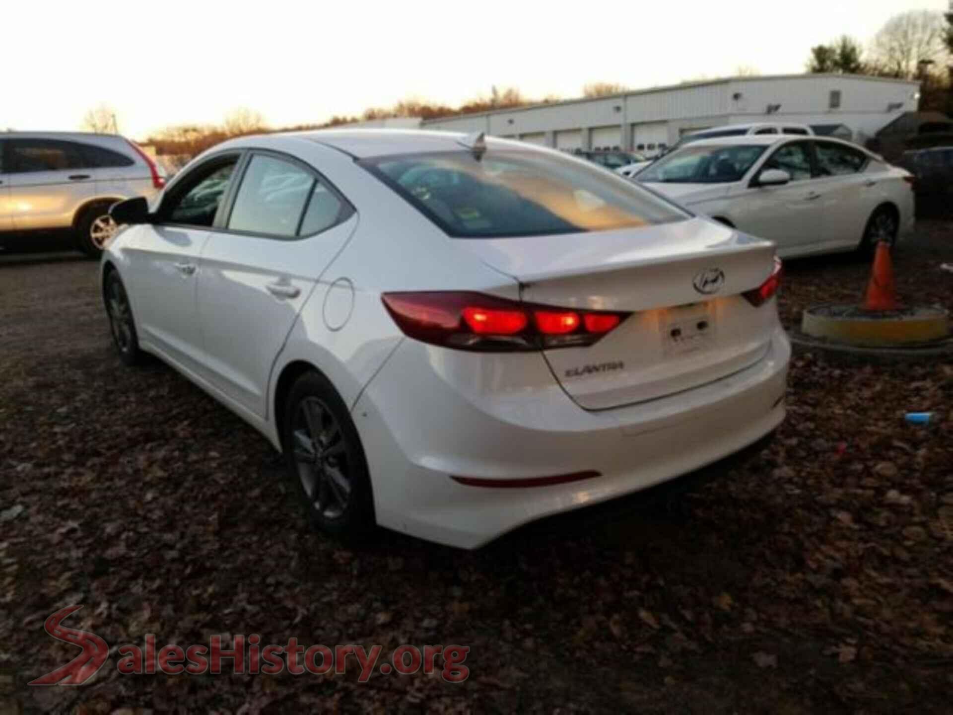 2018 HYUNDAI ELANTRA VIN 5NPD84LF7JH253564, driver side view