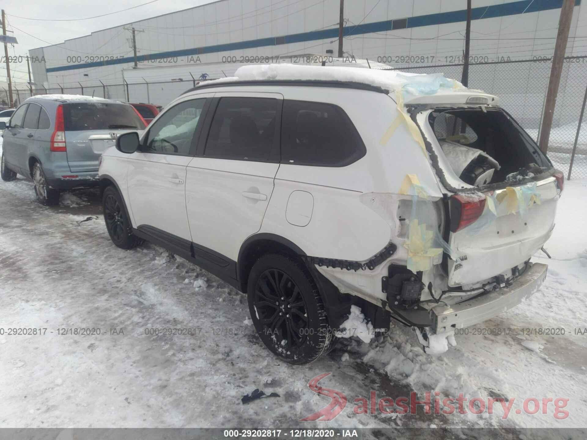 JA4AZ3A32JZ021685 2018 MITSUBISHI OUTLANDER