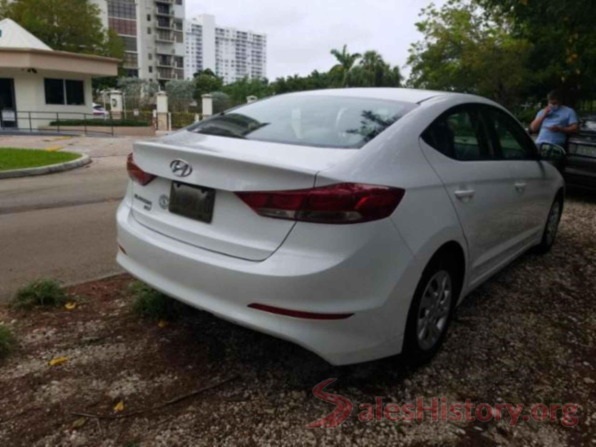 5NPD74LF9JH227308 2018 HYUNDAI ELANTRA