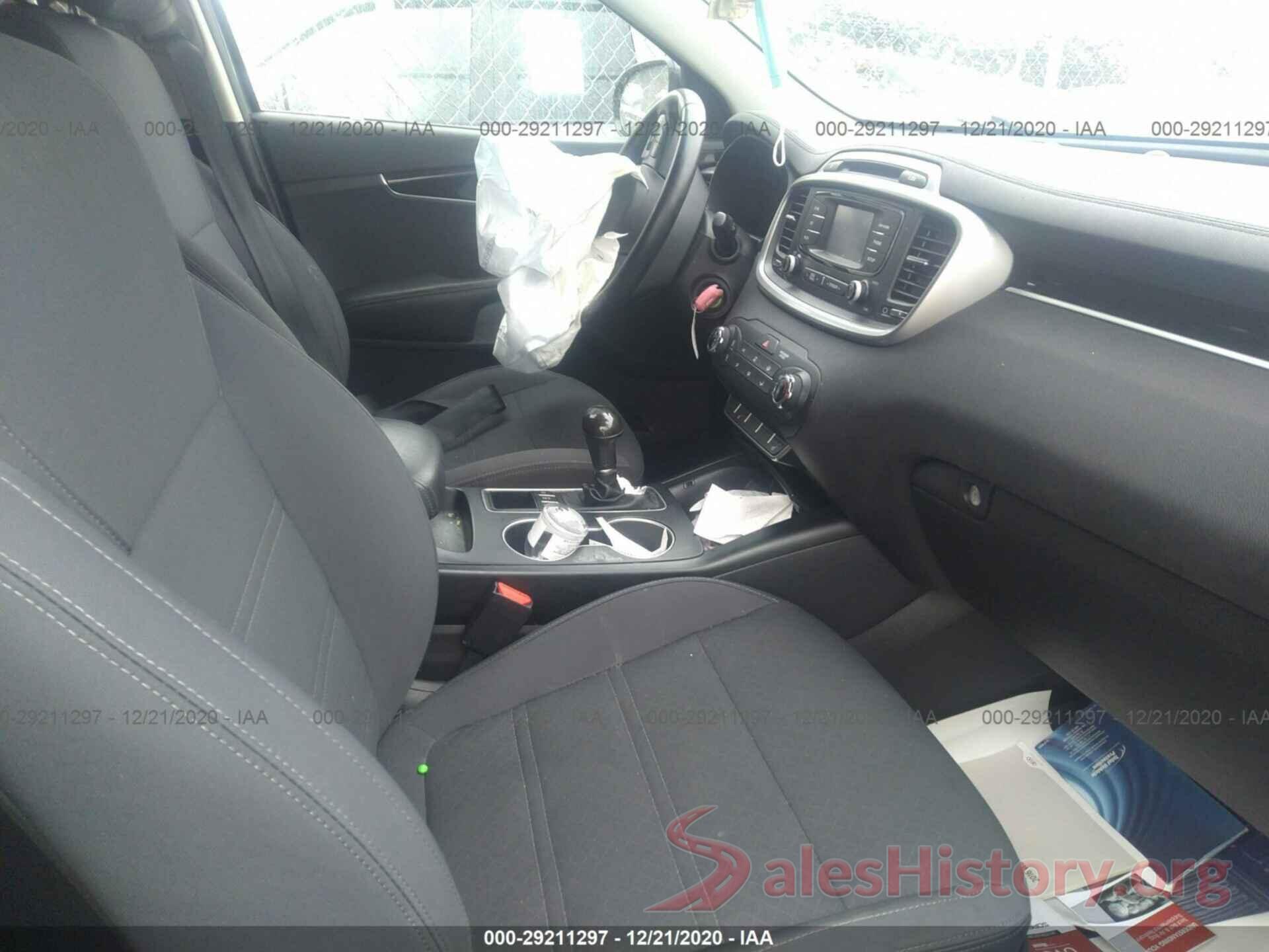 5XYPGDA38GG112852 2016 KIA SORENTO