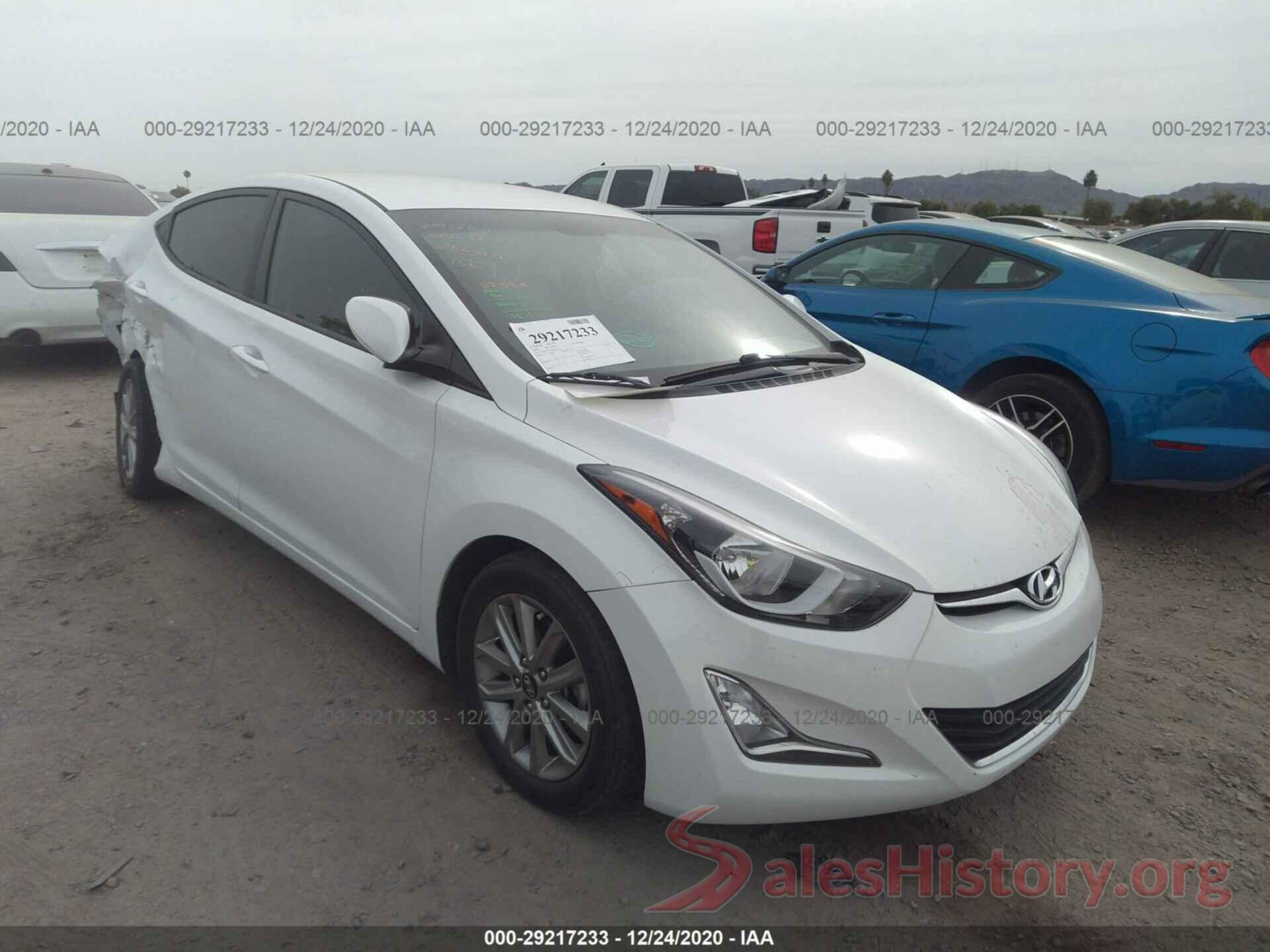 5NPDH4AE1GH661562 2016 HYUNDAI ELANTRA