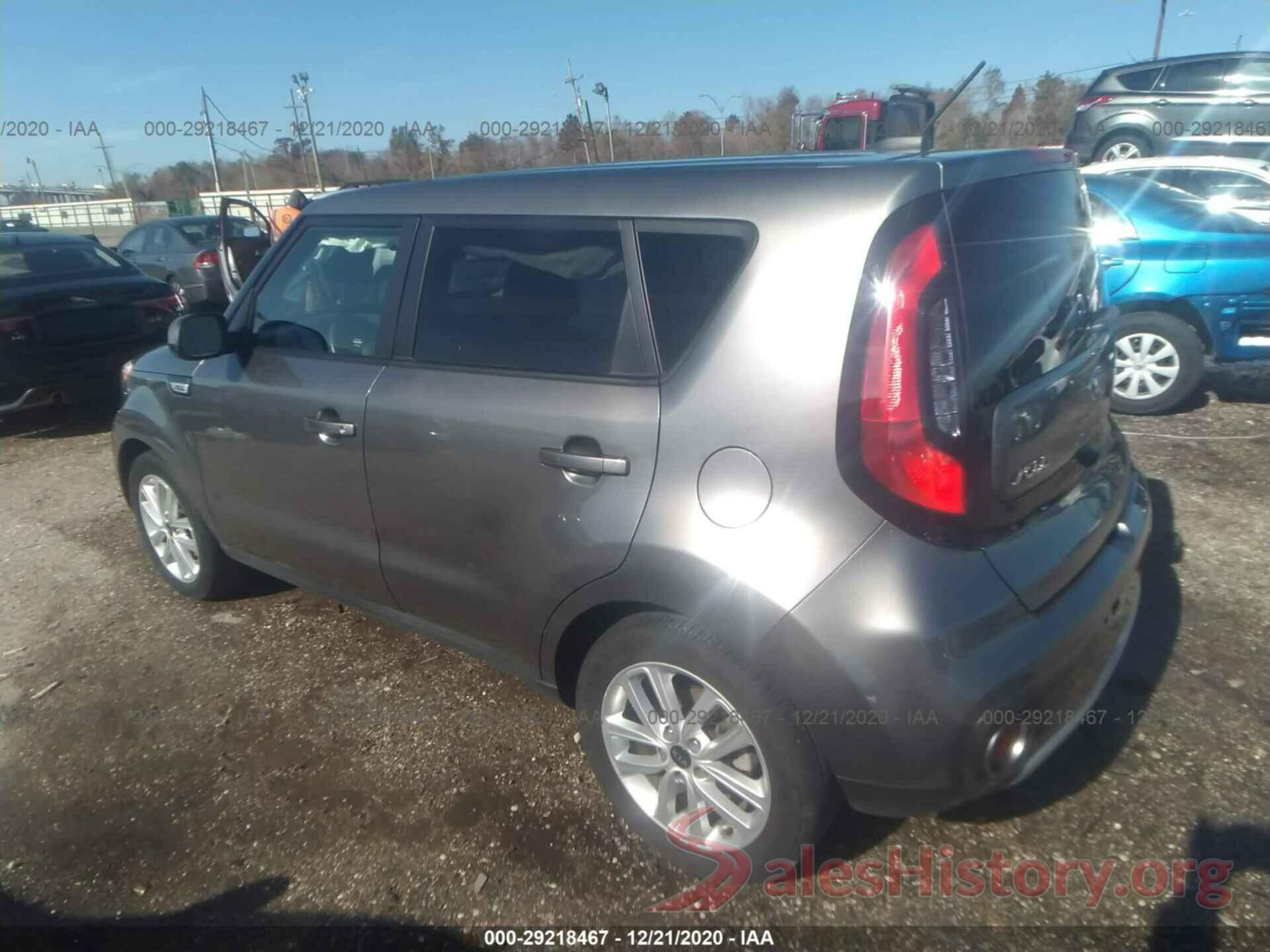 KNDJP3A5XJ7611089 2018 KIA SOUL