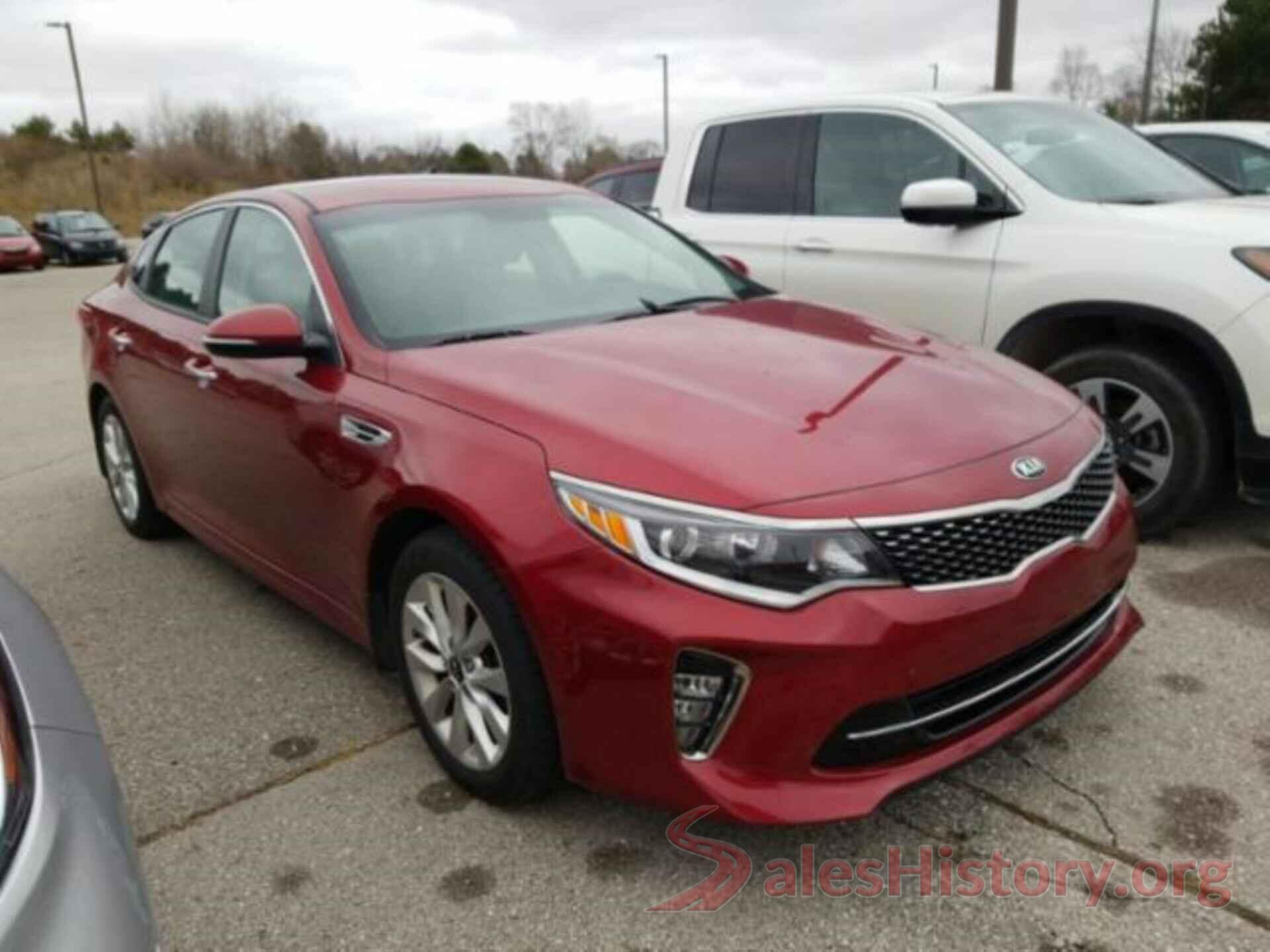 5XXGT4L36JG215823 2018 KIA OPTIMA