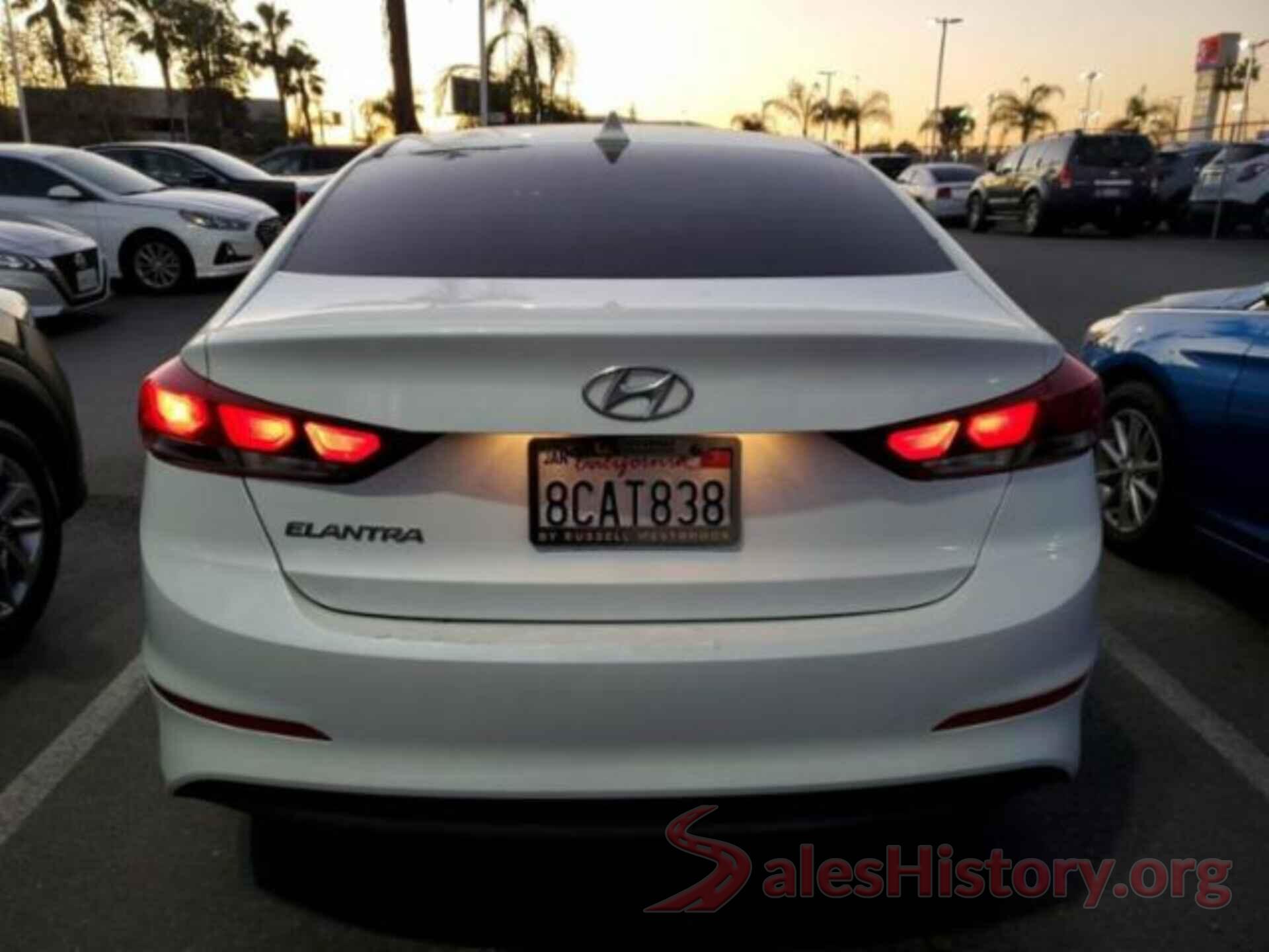 5NPD84LF7JH304643 2018 HYUNDAI ELANTRA