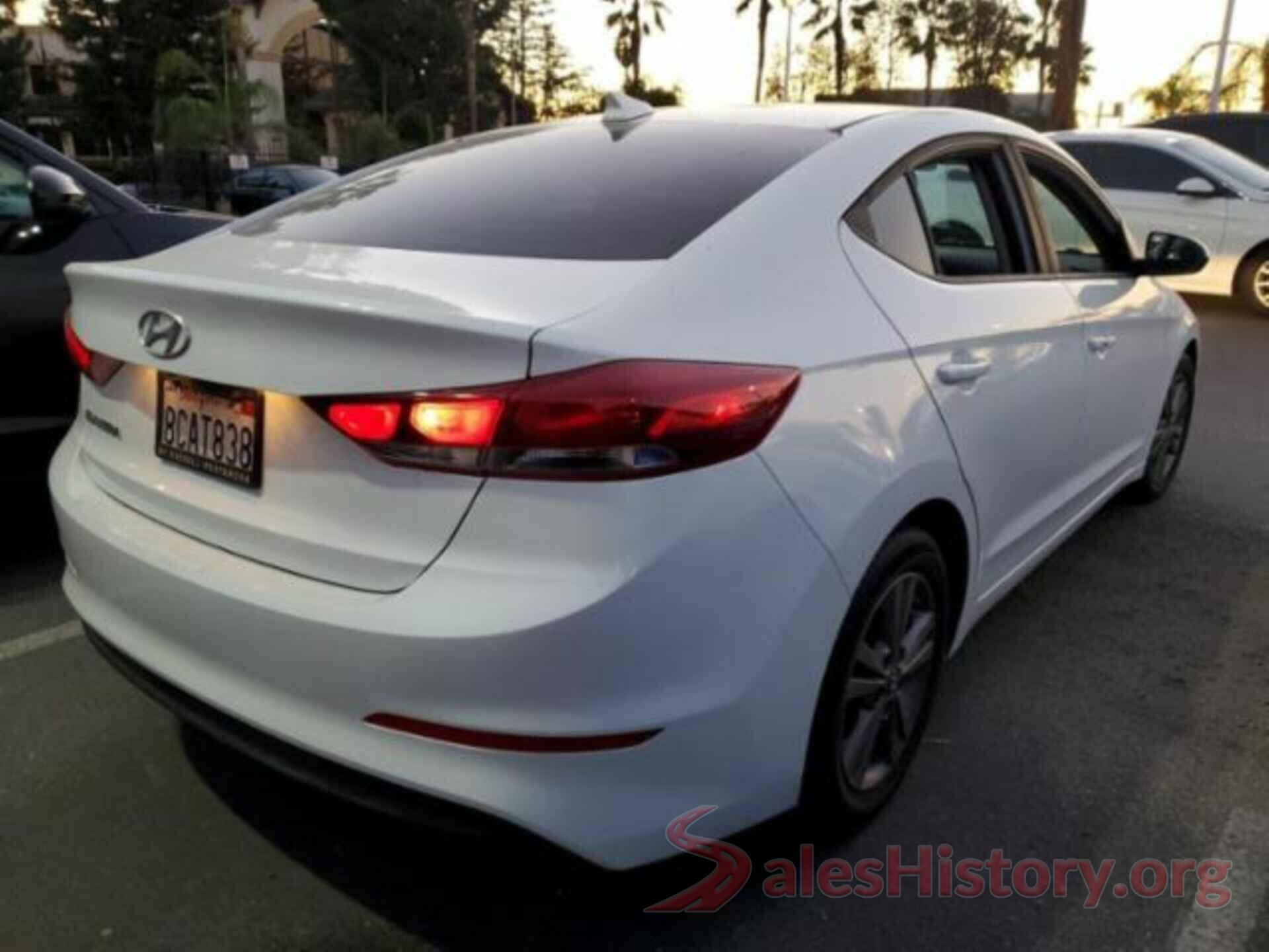 5NPD84LF7JH304643 2018 HYUNDAI ELANTRA