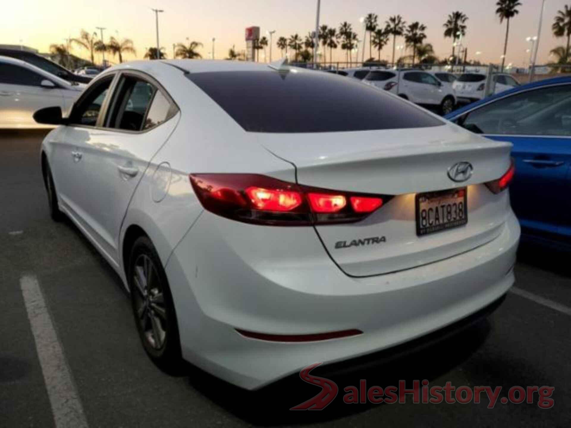 5NPD84LF7JH304643 2018 HYUNDAI ELANTRA