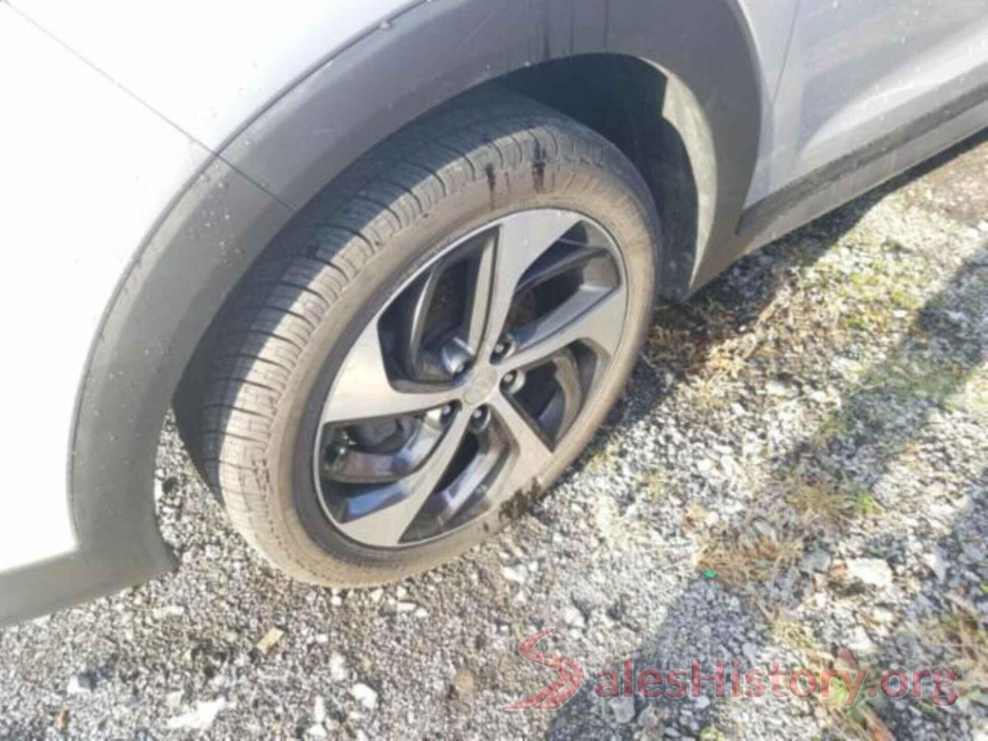 KM8J3CA20HU281794 2017 HYUNDAI TUCSON