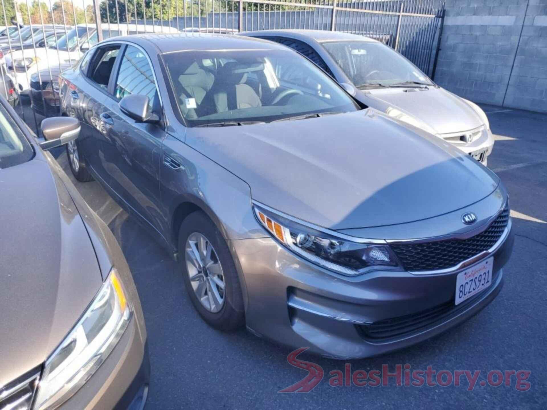 5XXGT4L38JG239640 2018 KIA OPTIMA