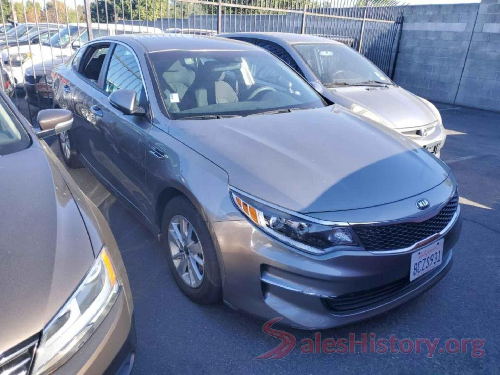 5XXGT4L38JG239640 2018 KIA OPTIMA