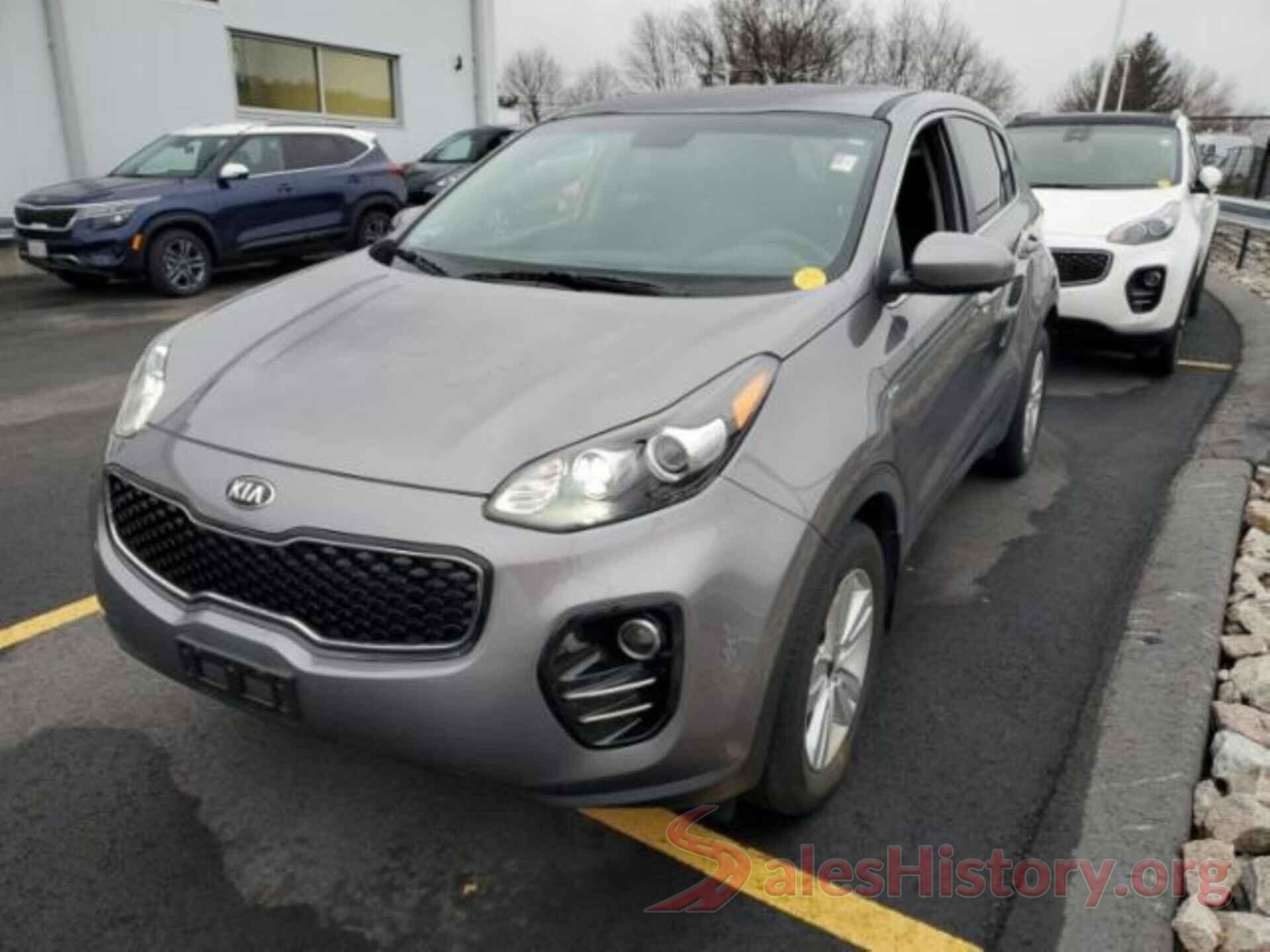 KNDPMCAC6J7385568 2018 KIA SPORTAGE