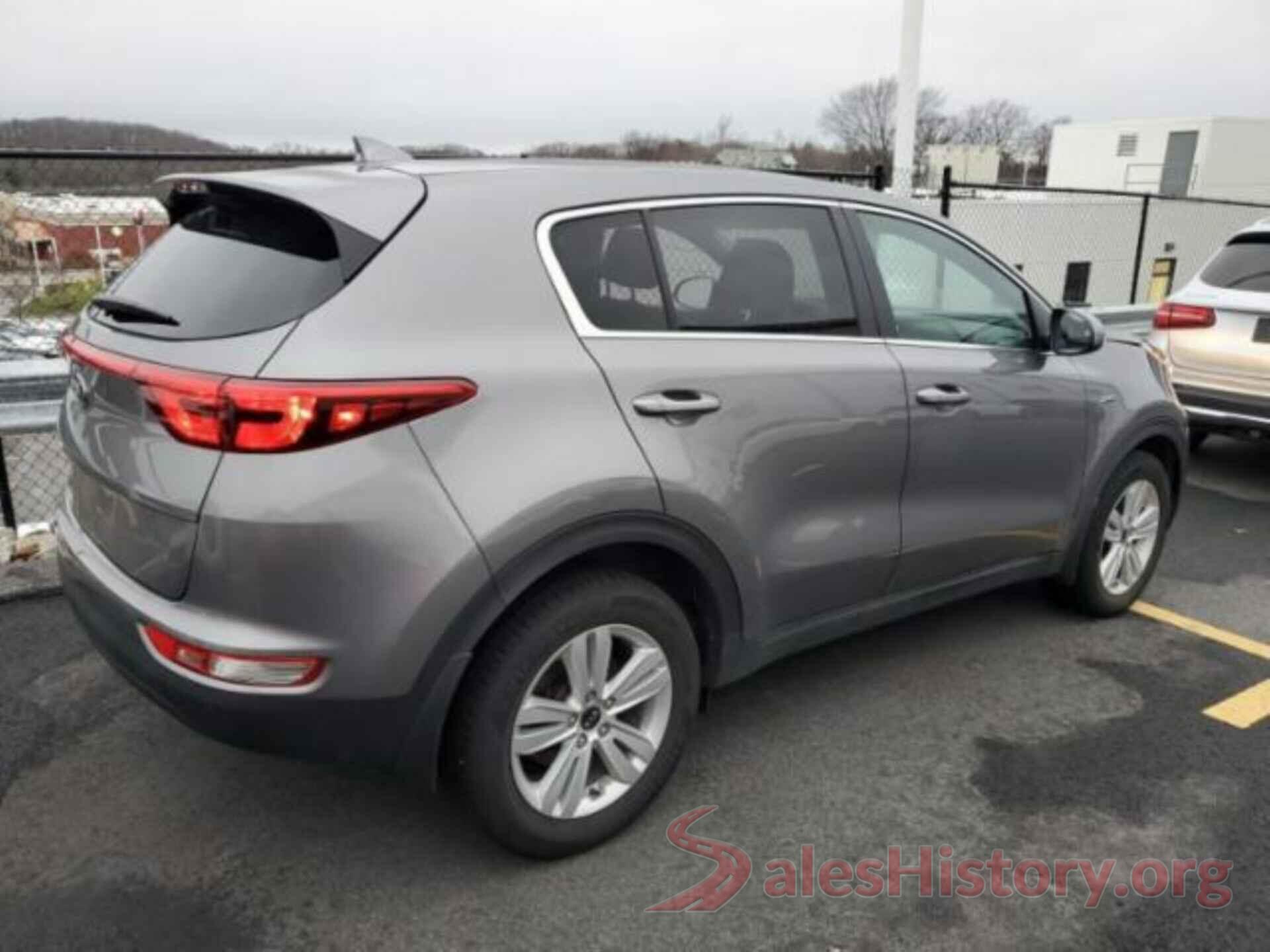 KNDPMCAC6J7385568 2018 KIA SPORTAGE