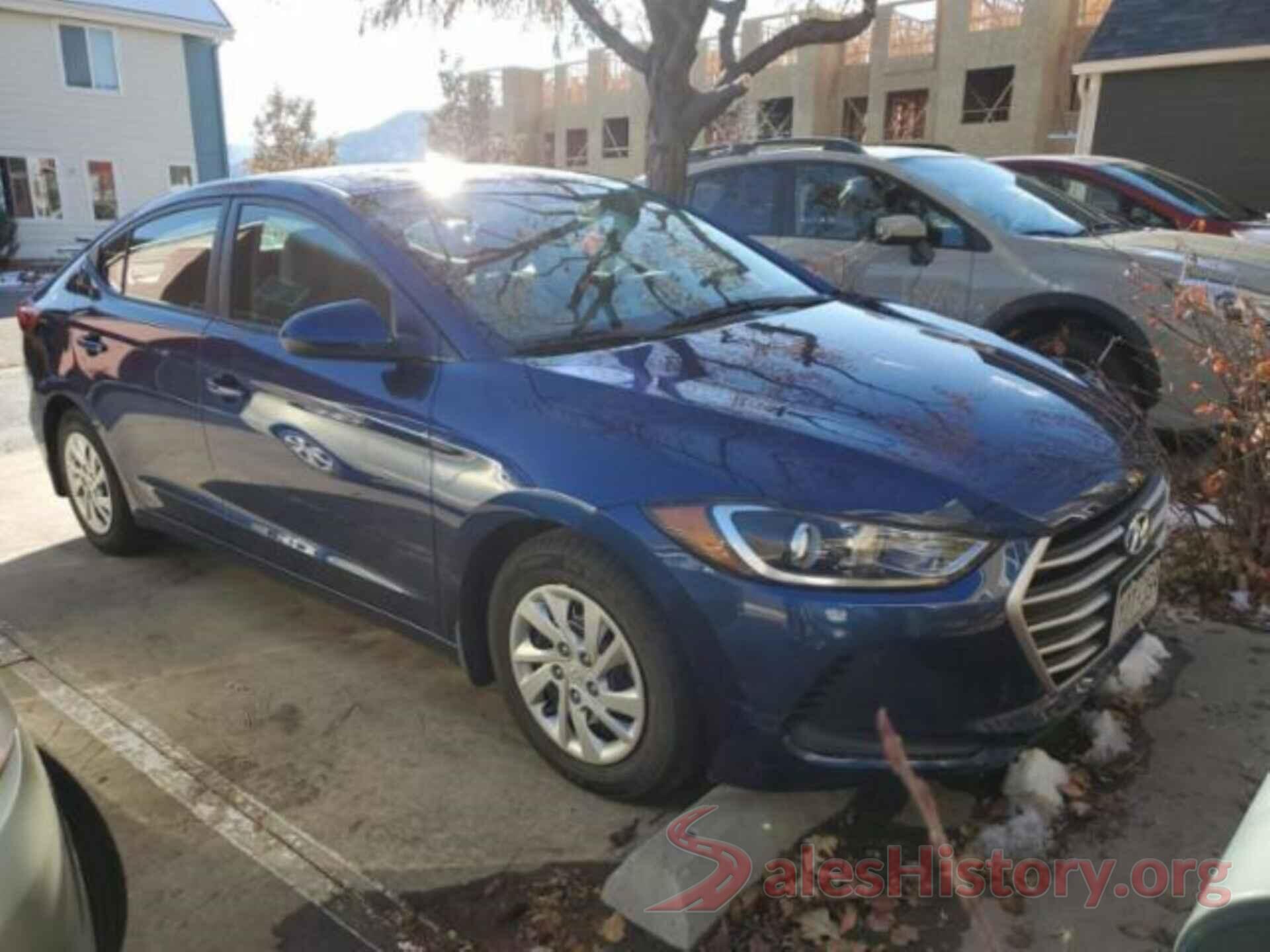 5NPD74LF9JH220102 2018 HYUNDAI ELANTRA