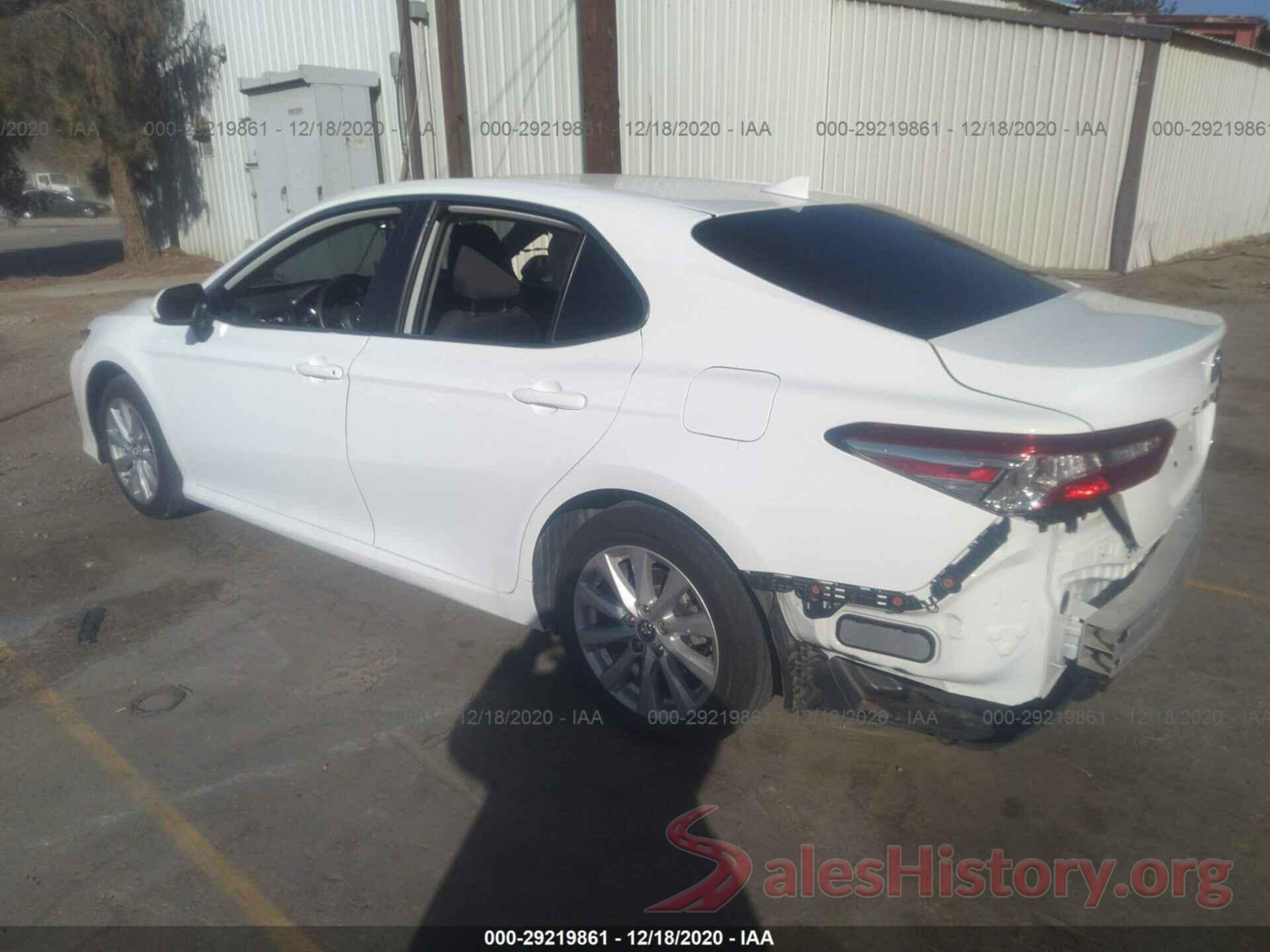 4T1B11HKXKU215863 2019 TOYOTA CAMRY