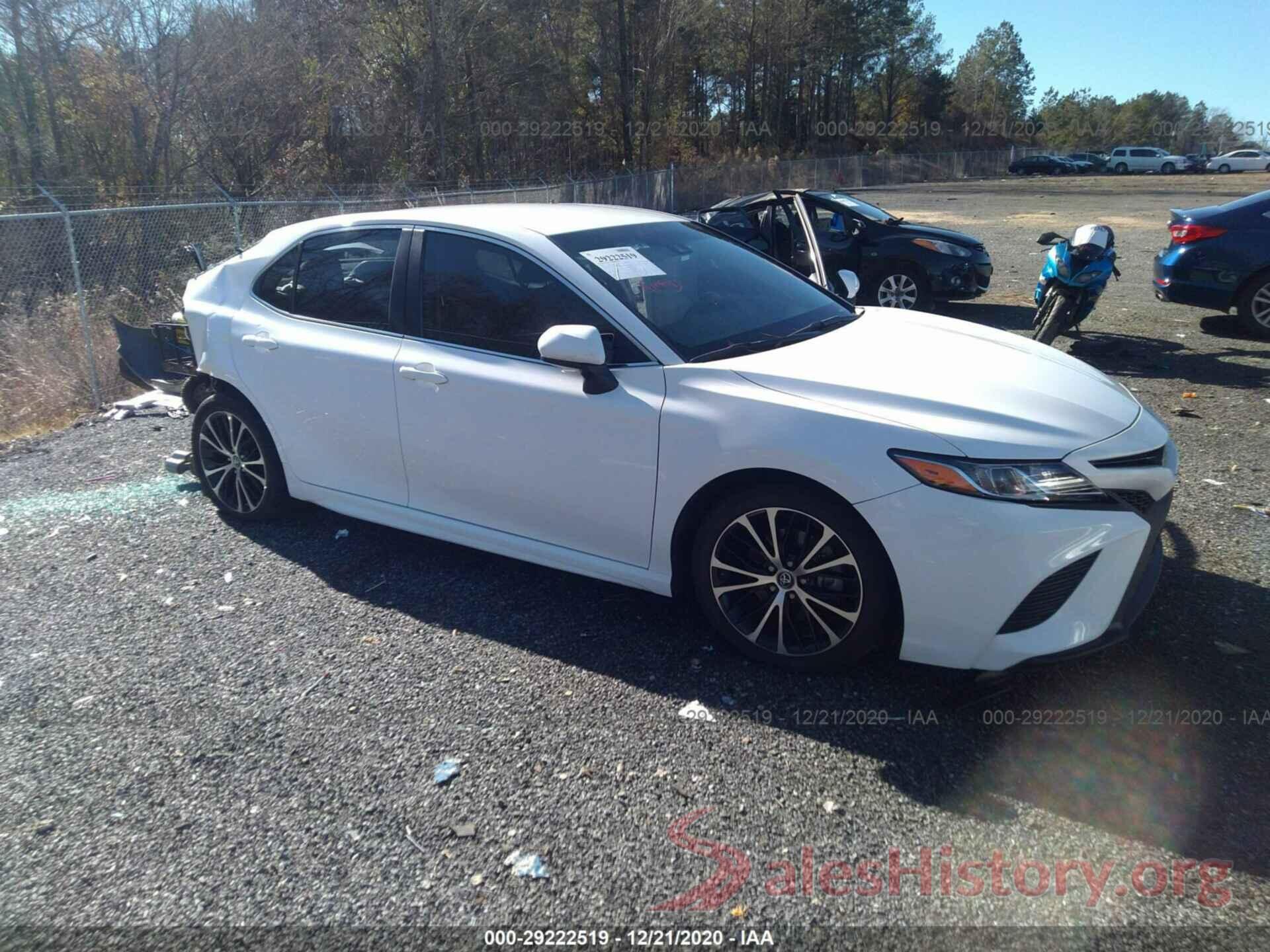 4T1B11HK2JU653470 2018 TOYOTA CAMRY